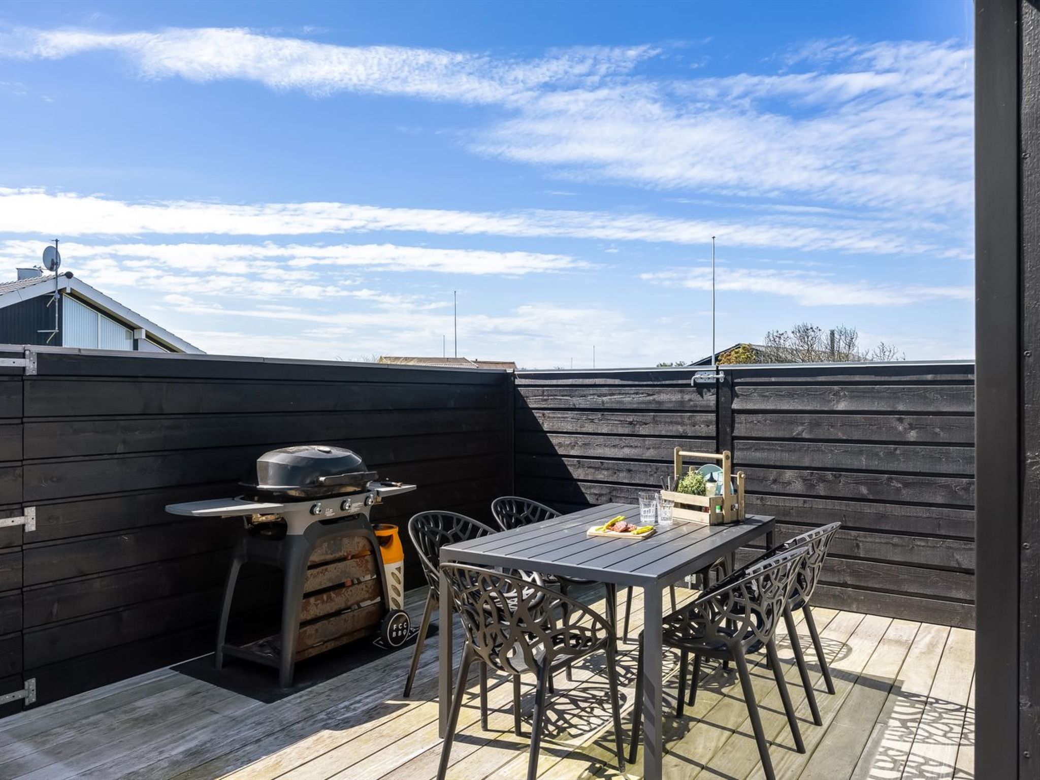 "Darla" - 375m from the sea - Outside