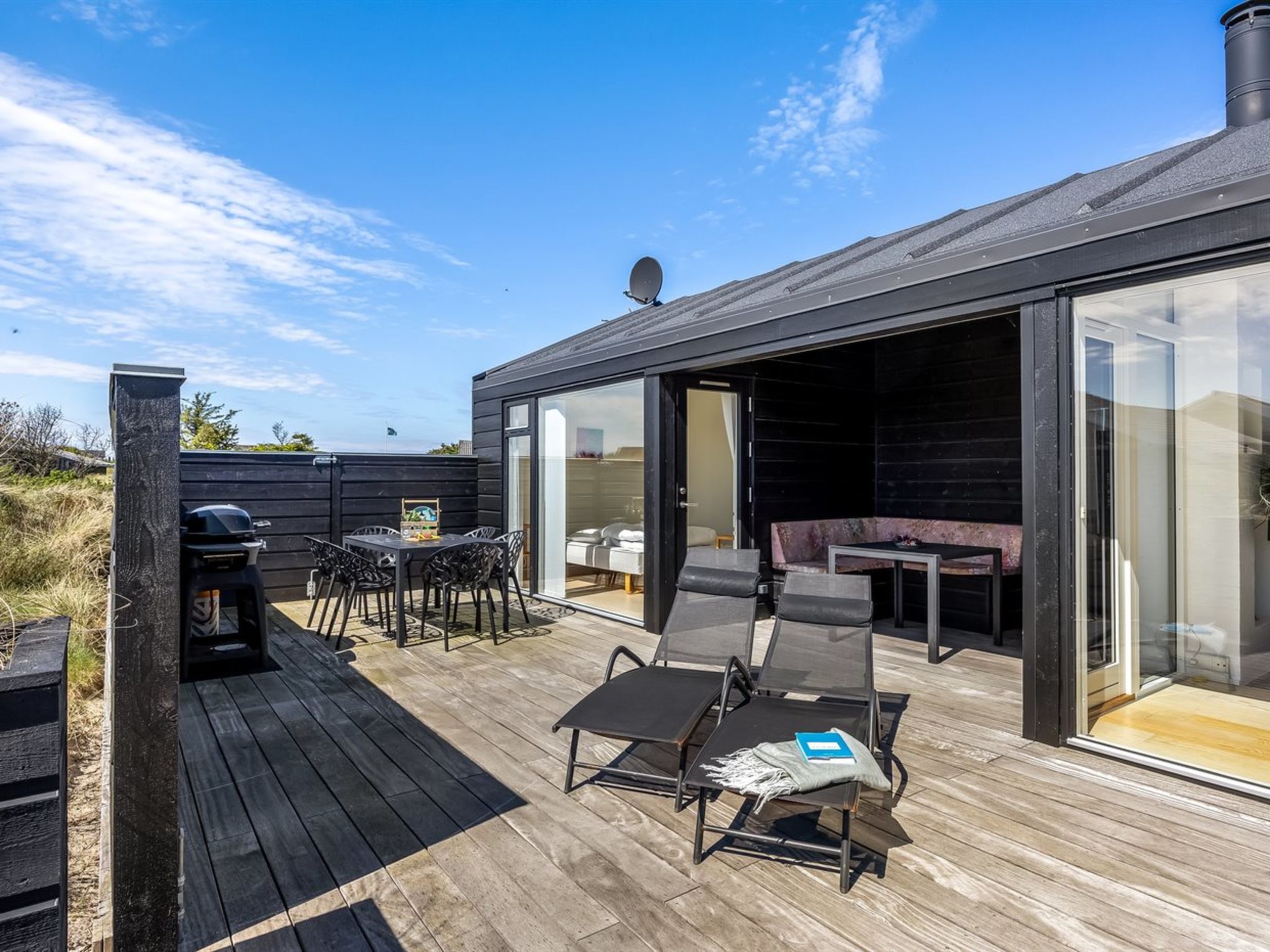 "Darla" - 375m from the sea - Outside