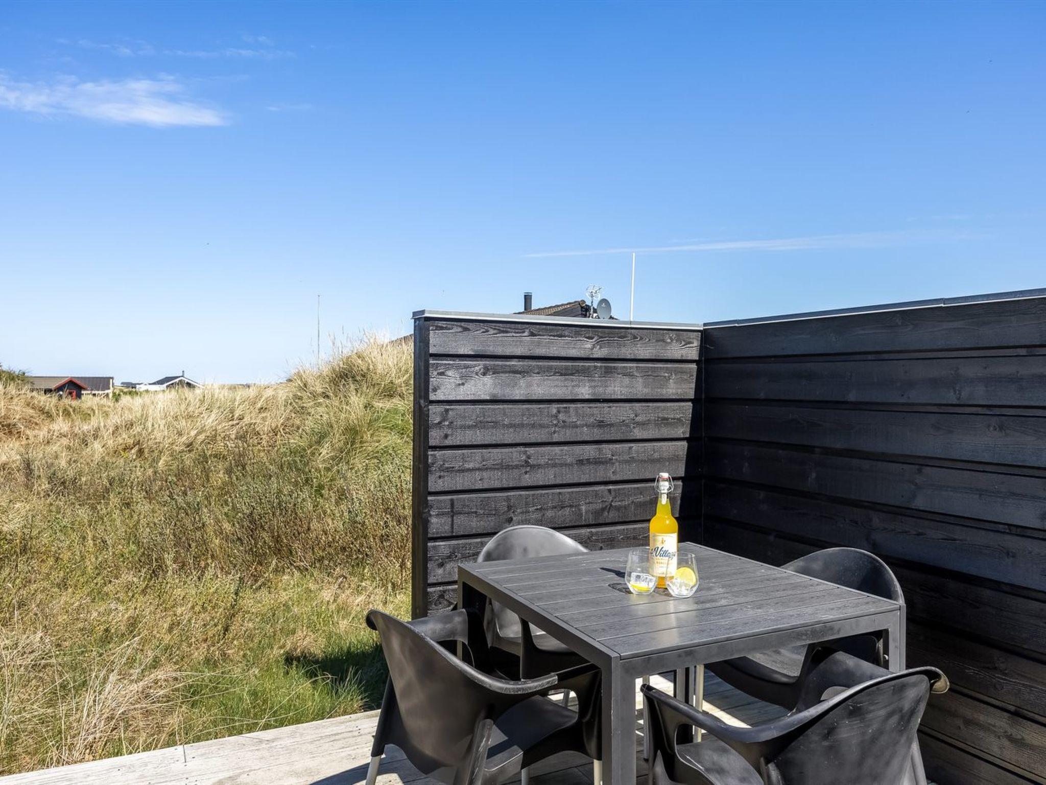 "Darla" - 375m from the sea - Outside