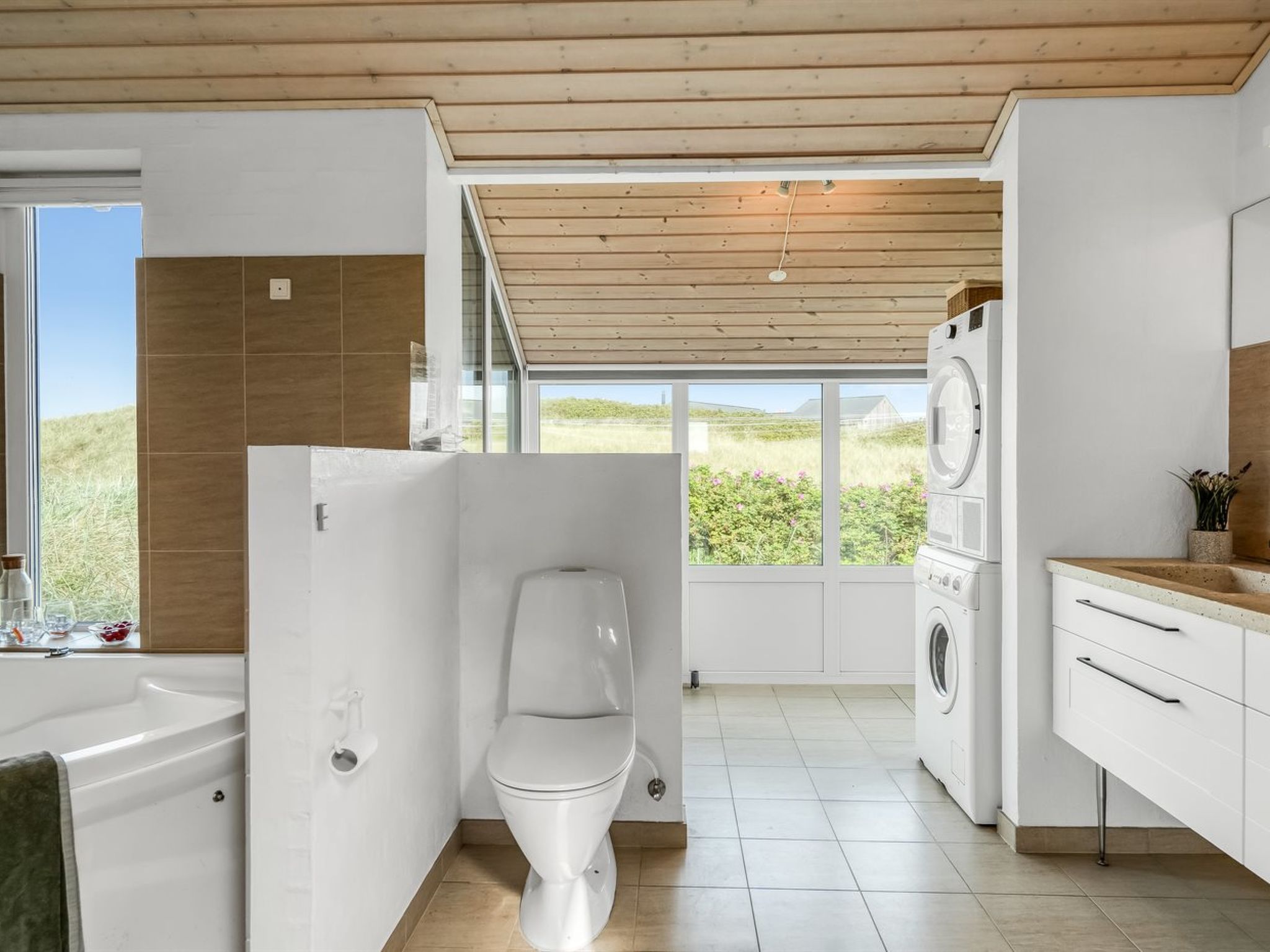 "Broder" - 150m from the sea - Drinnen