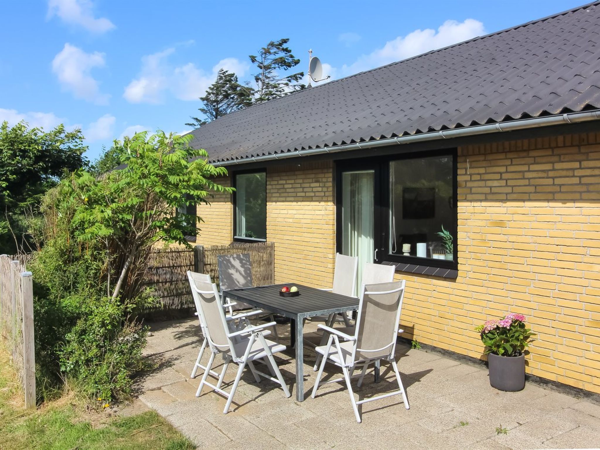 "Urho" - 500m from the sea - Buiten
