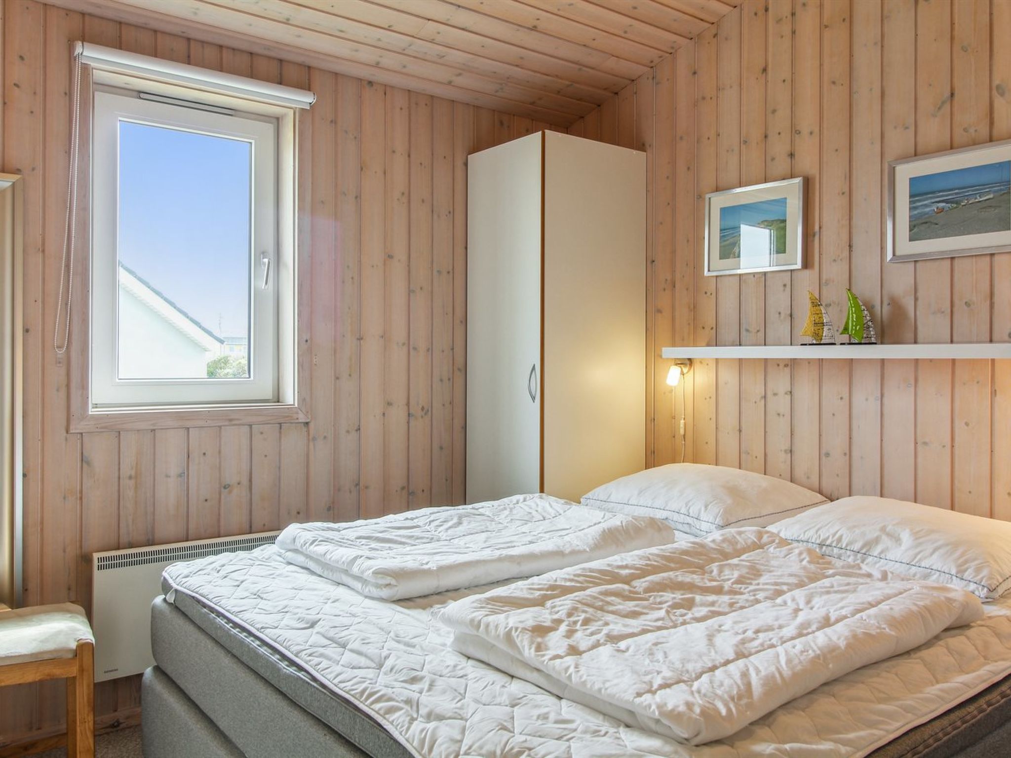 "Eyvin" - 100m from the sea - Binnen