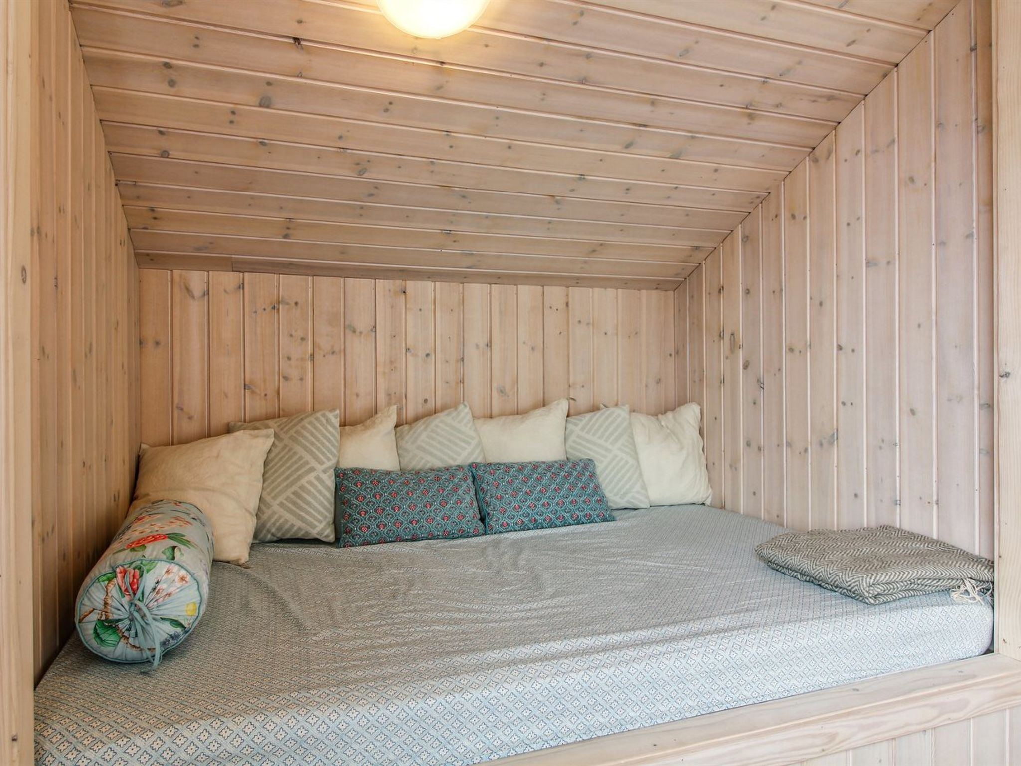 "Eyvin" - 100m from the sea - Binnen