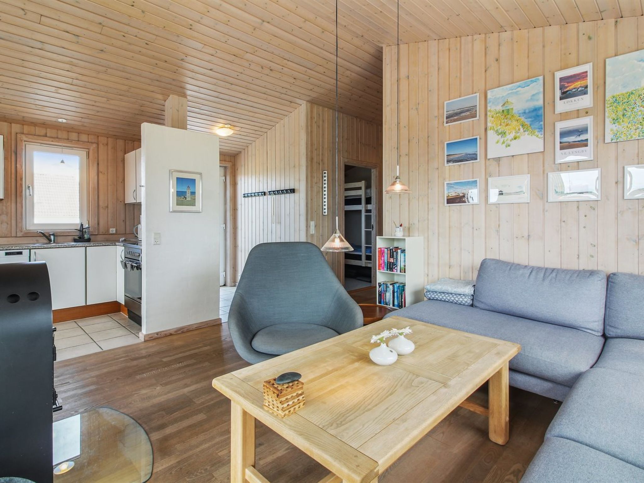 "Eyvin" - 100m from the sea - Binnen