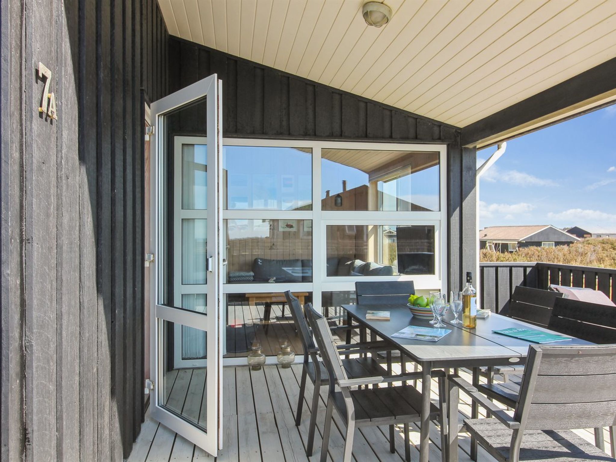 "Eyvin" - 100m from the sea - Buiten