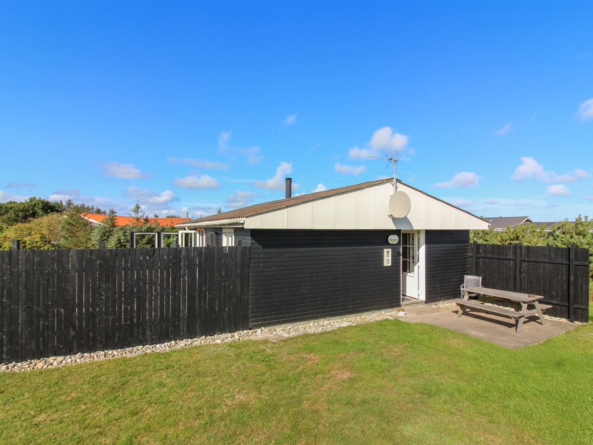 "Nariman" - 650m from the sea-Buiten