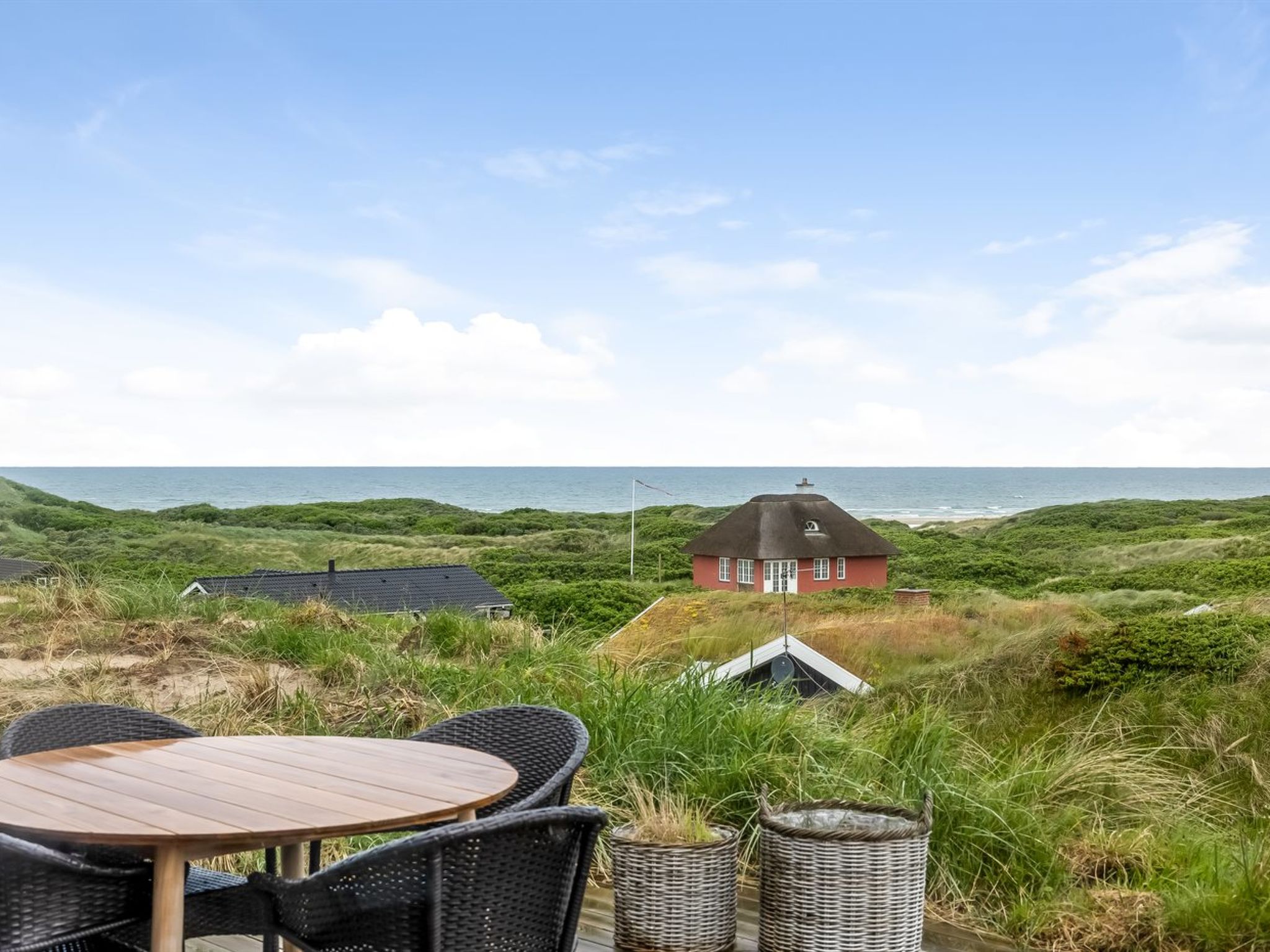 "Eelin" - 275m from the sea