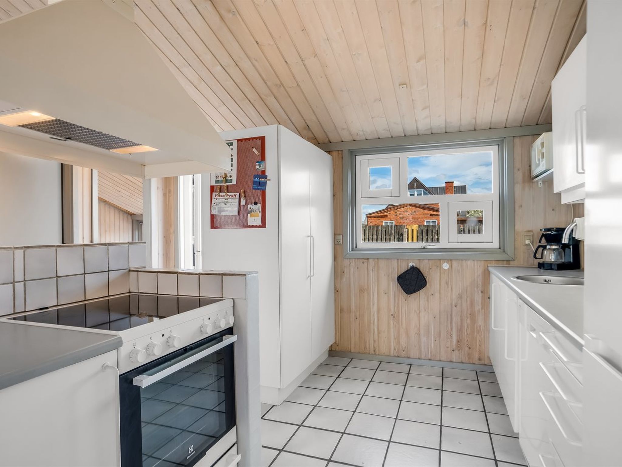 "Lazorka" - 450m from the sea
