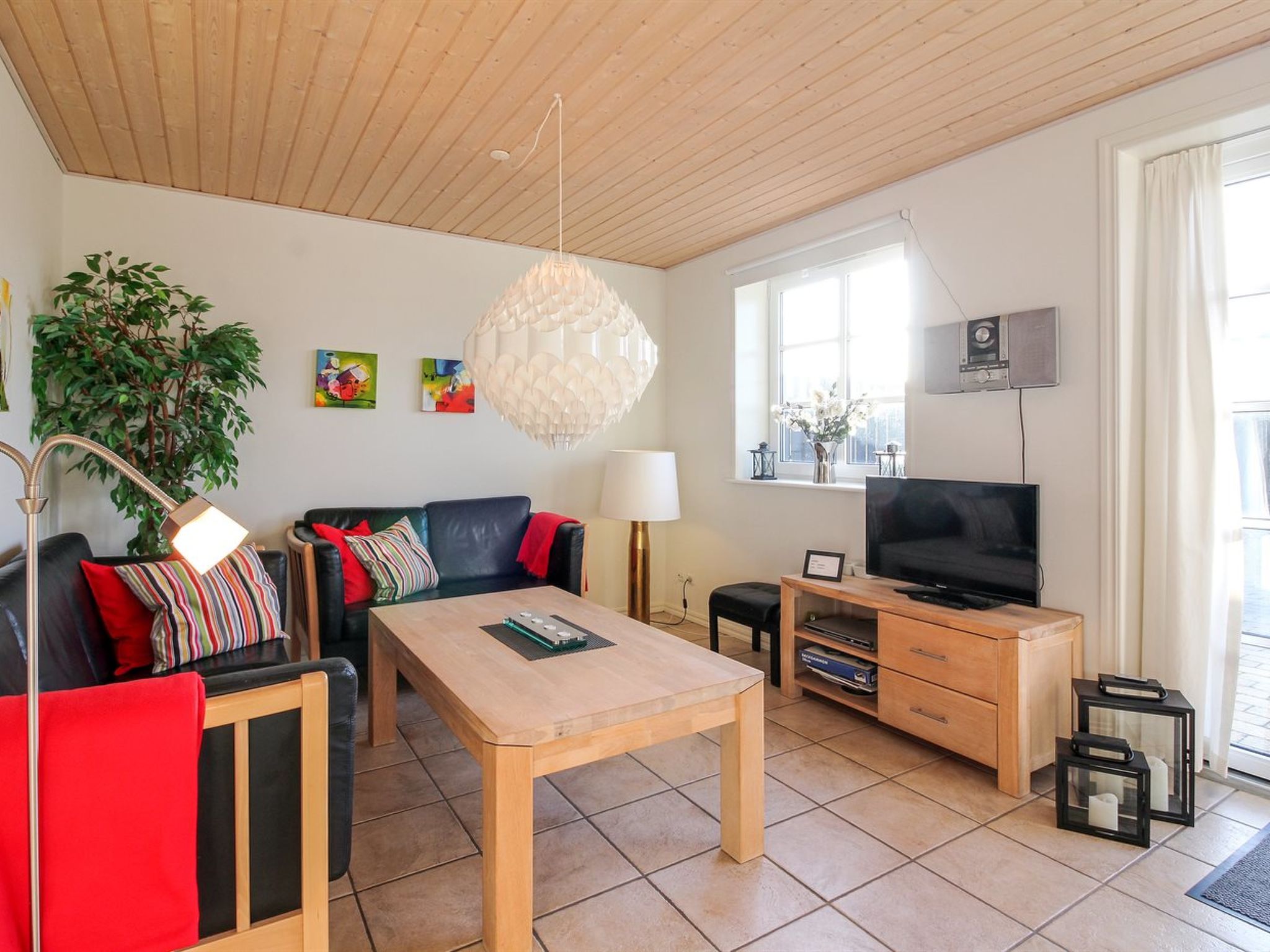 "Frænde" - 600m from the sea-Drinnen