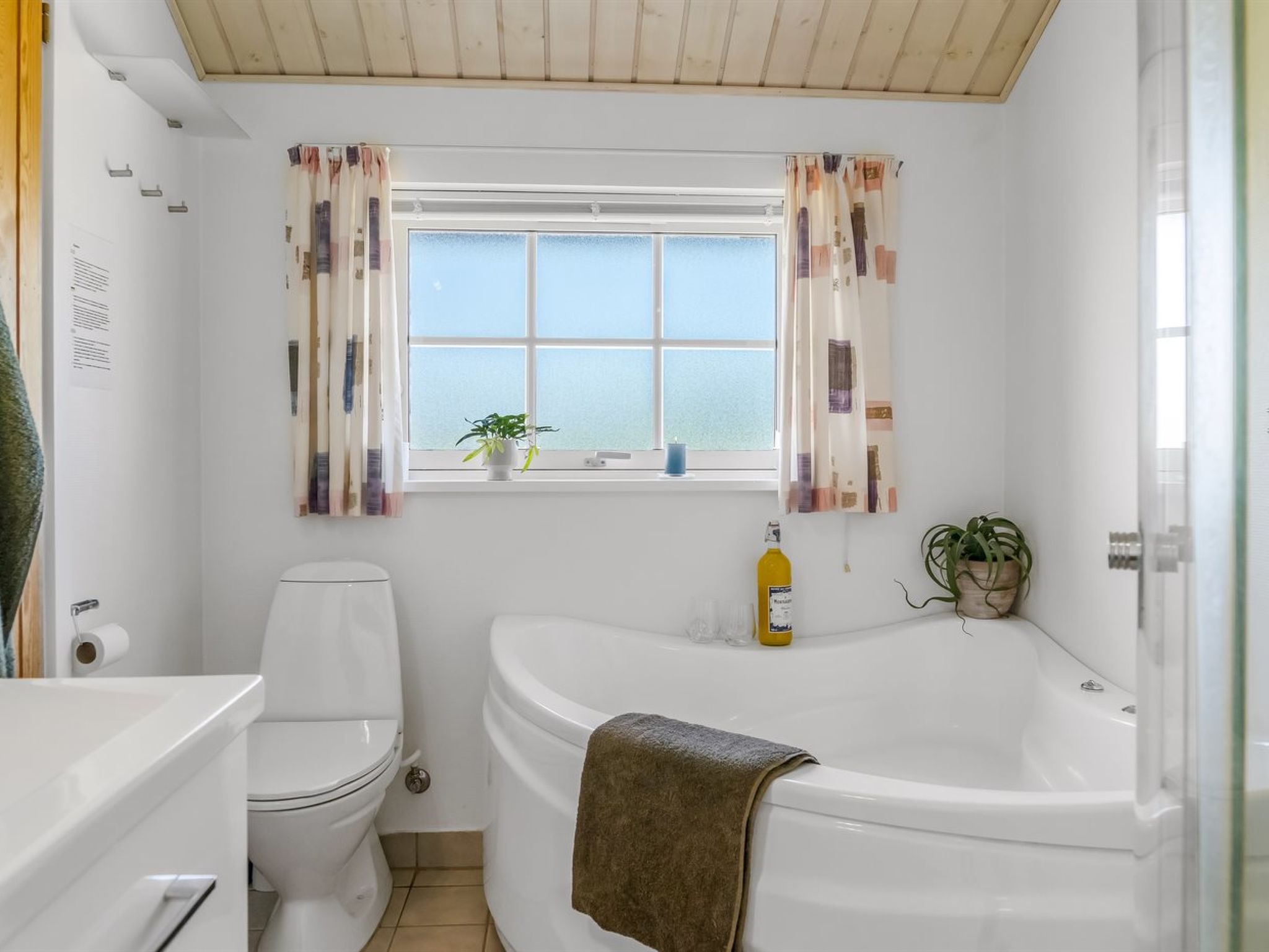 "Anya" - 650m from the sea - Inside