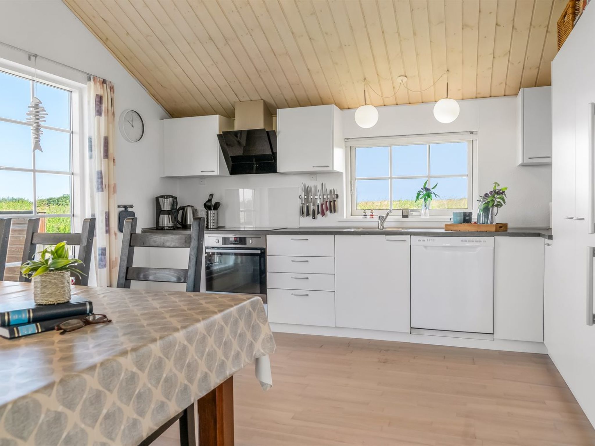"Anya" - 650m from the sea - Inside