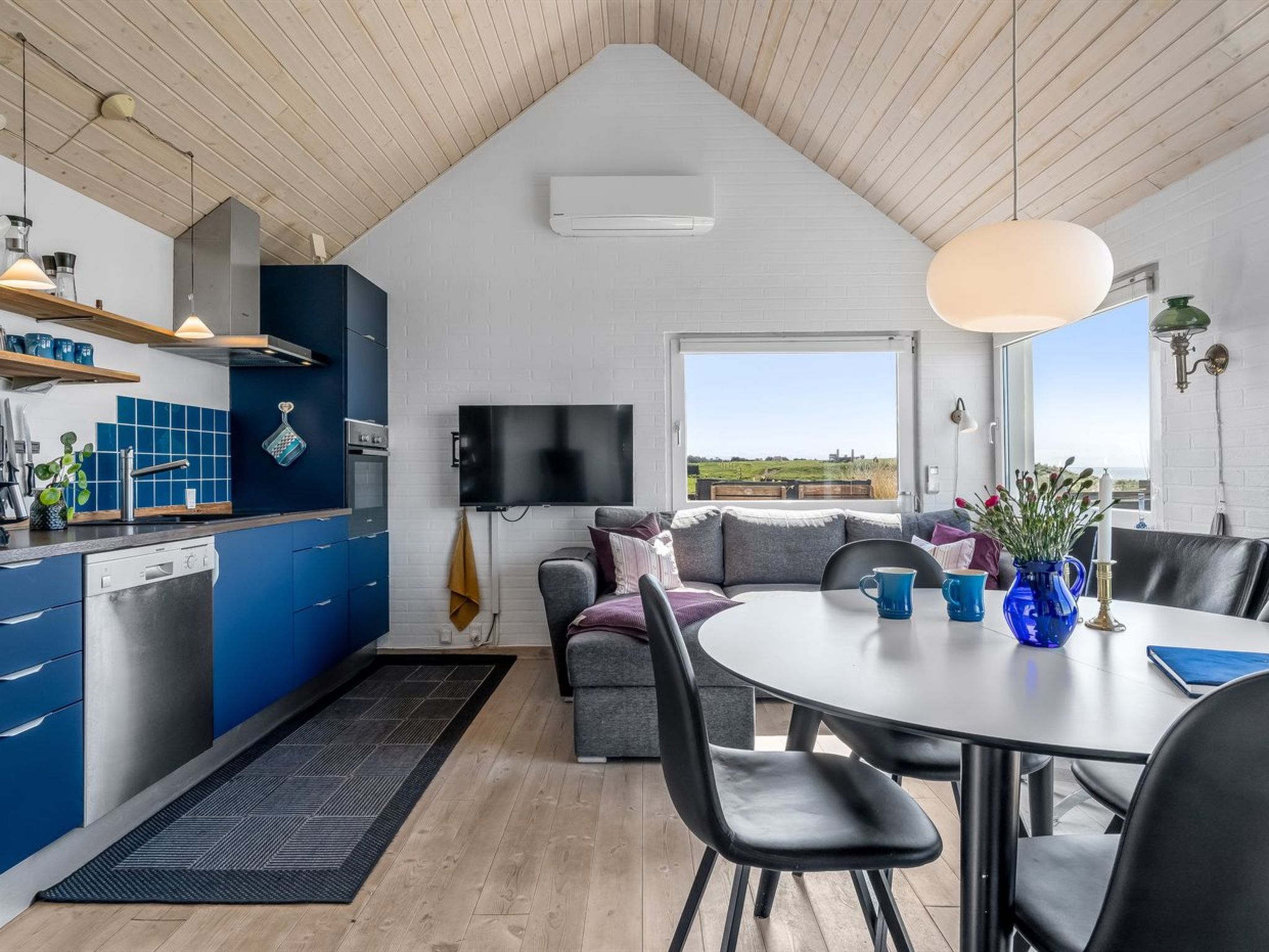 "Trifun" - 50m from the sea - Inside