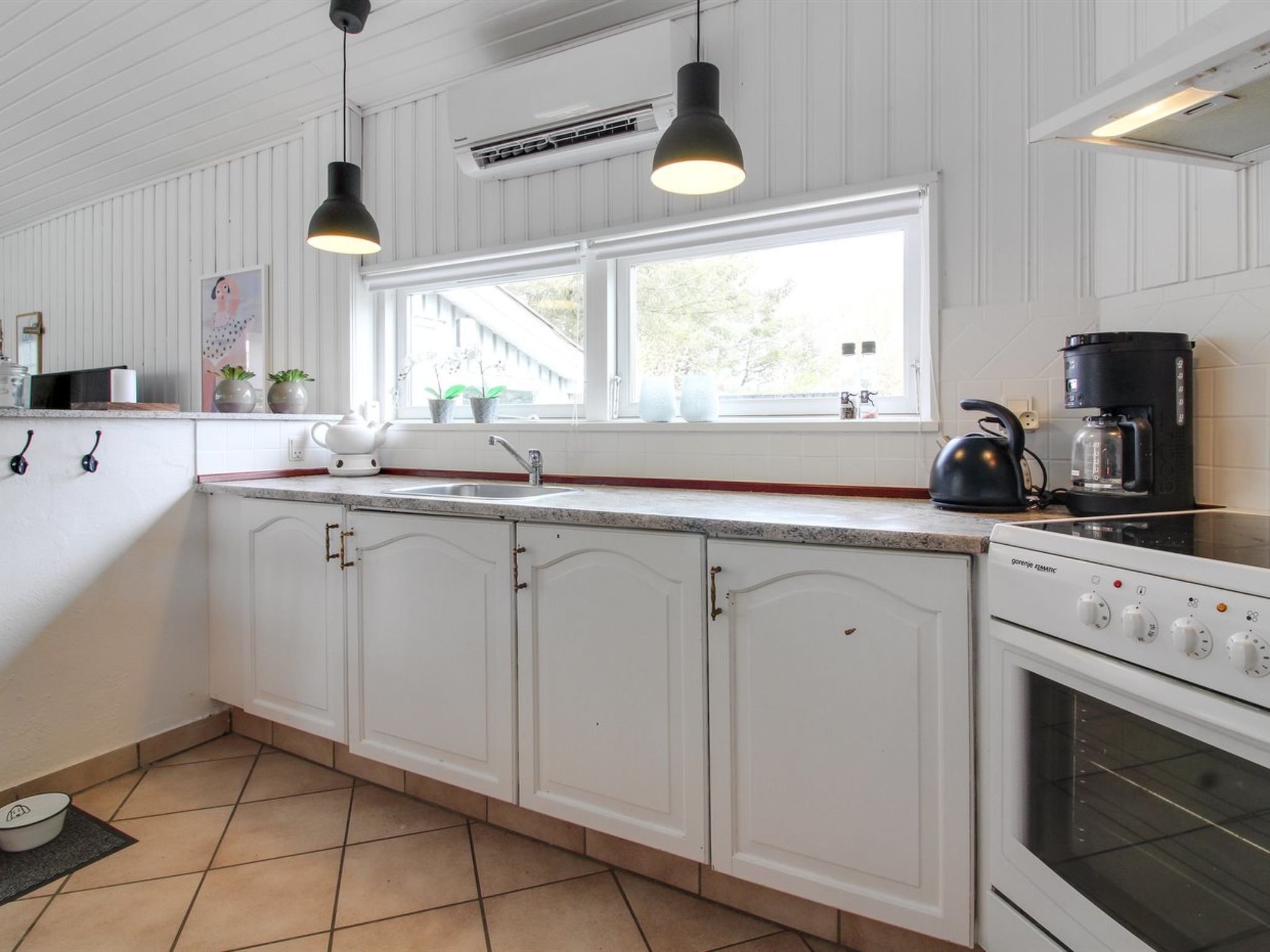"Henryette" - 200m from the sea-Dedans