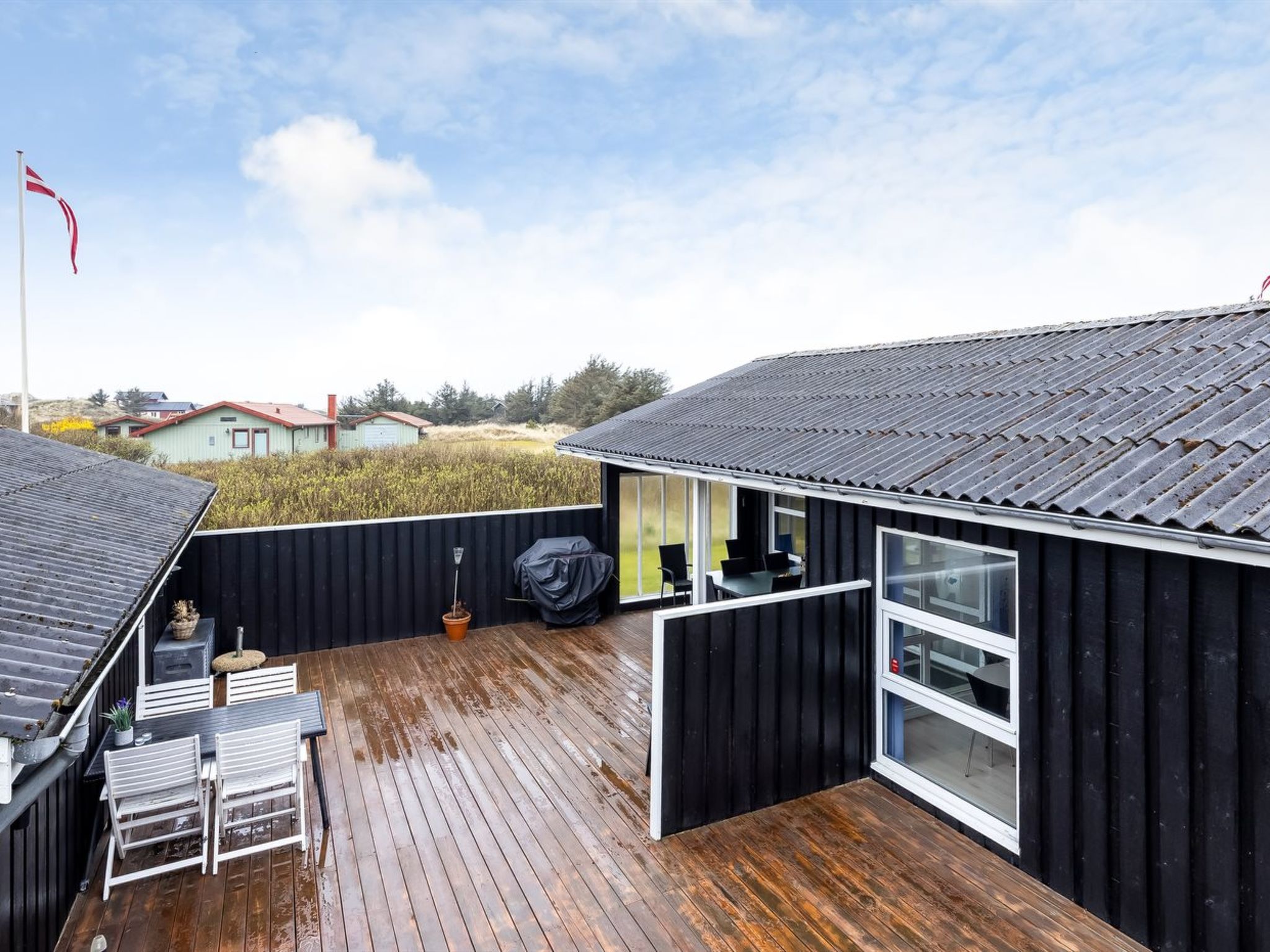 "Pertti" - 400m from the sea - Buiten