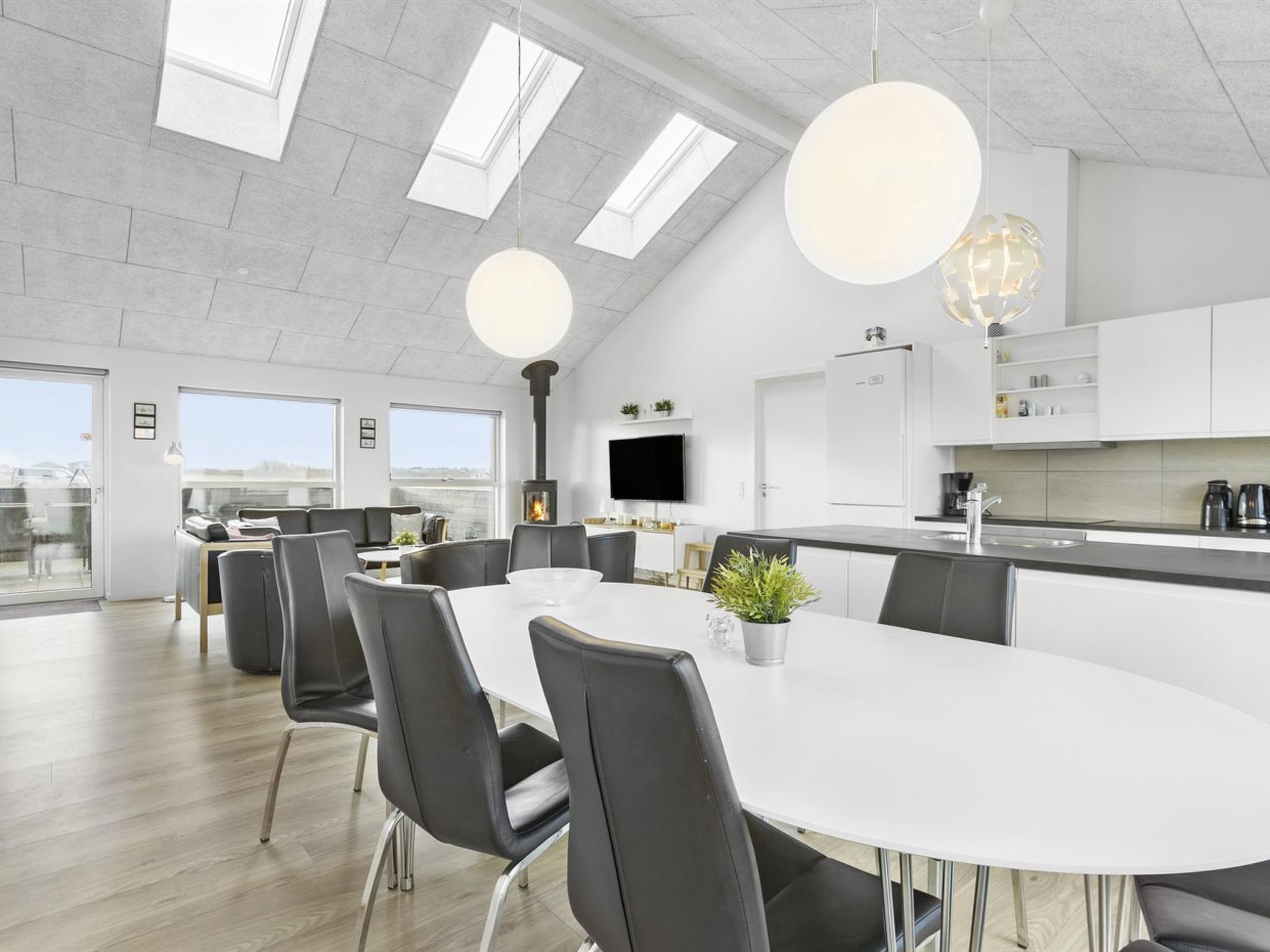 "Kirsi" - 1.6km from the sea-Drinnen