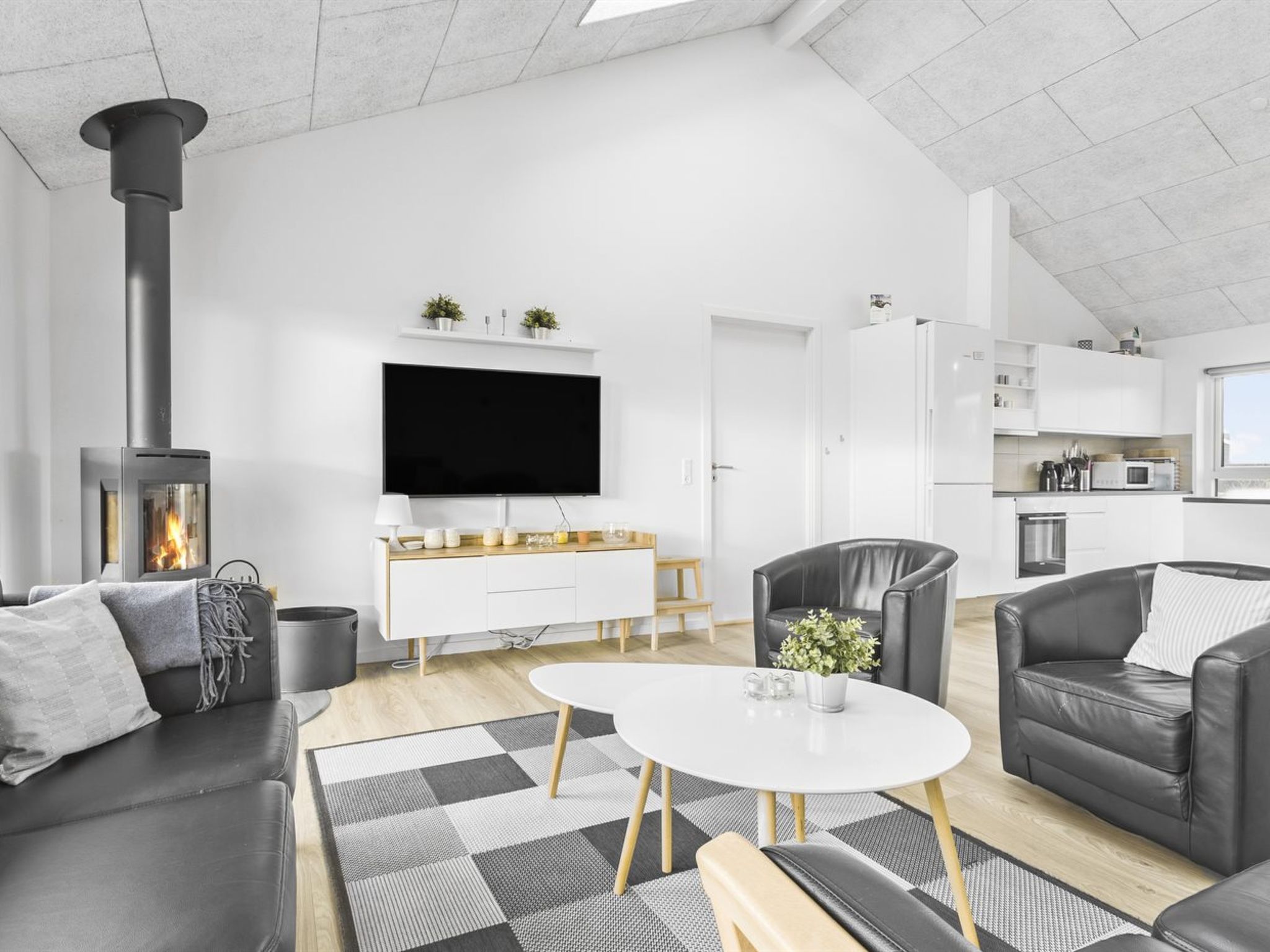 "Kirsi" - 1.6km from the sea-Drinnen