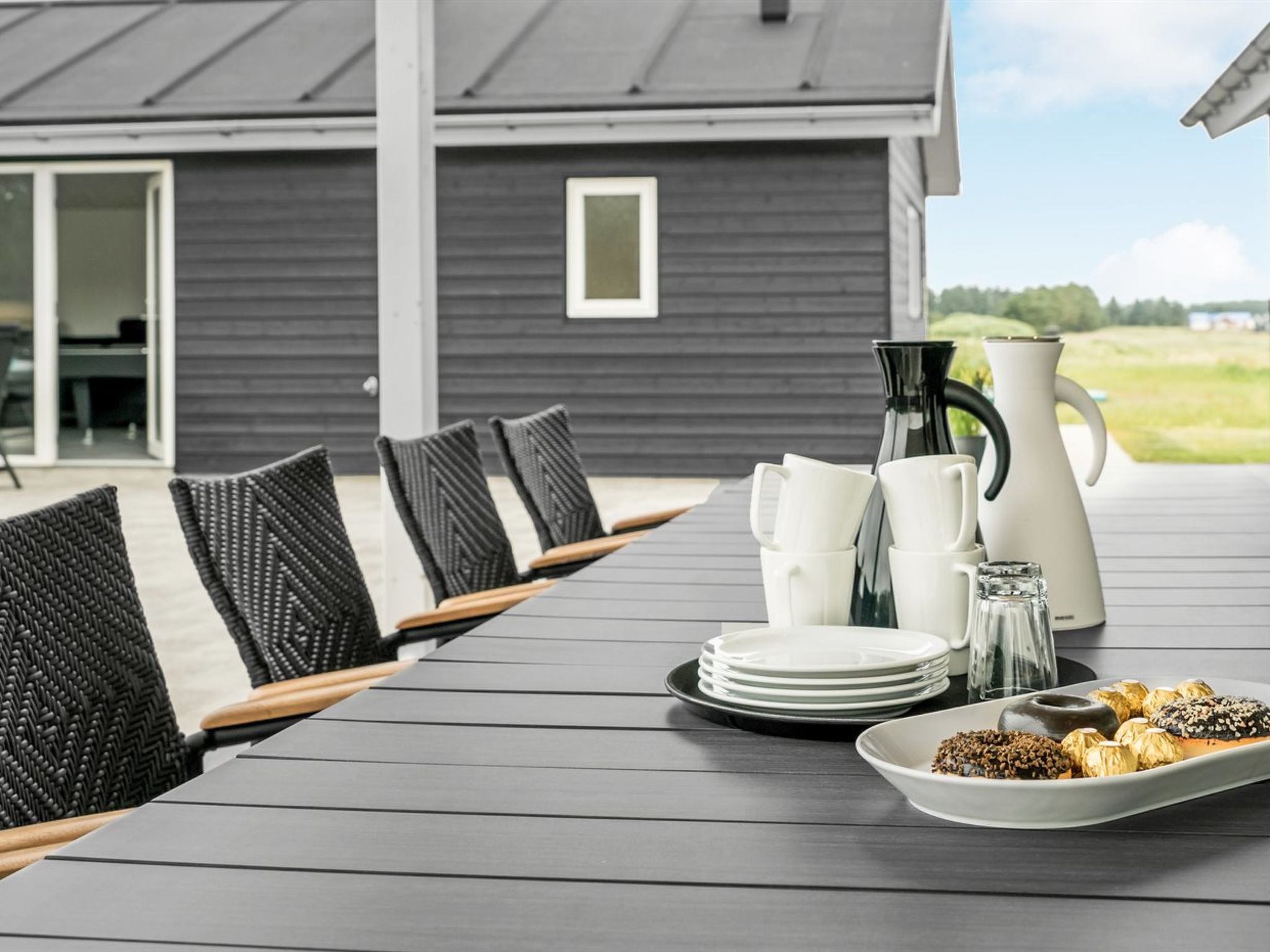 "Fegge" - 1.5km from the sea — Terrace (3 of 37)