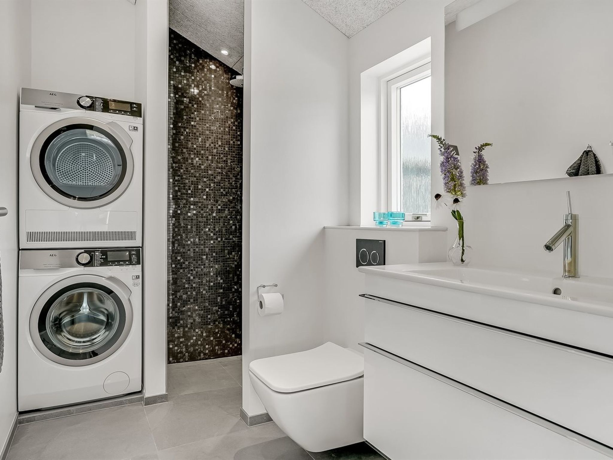 "Fegge" - 1.5km from the sea - Inside