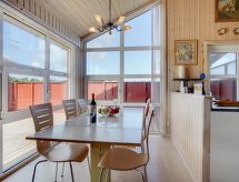 "Karlsson" - 500m from the sea