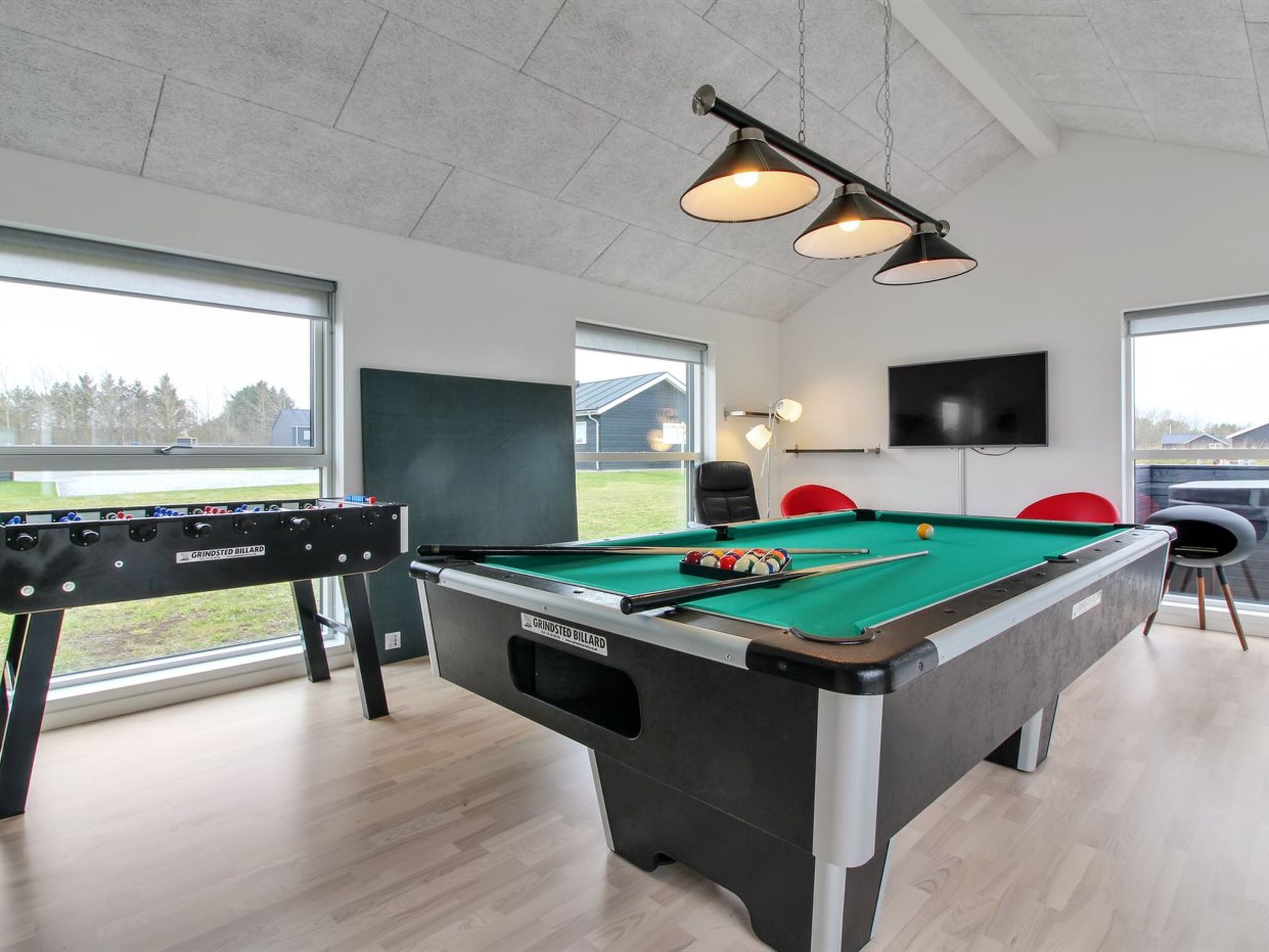 "Eveline" - 1.5km from the sea-Binnen
