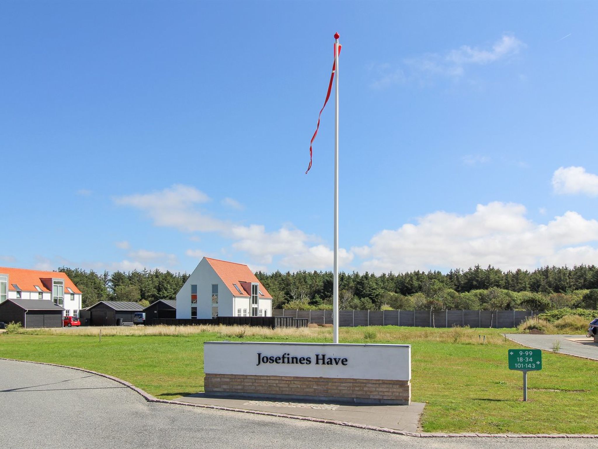 "Halldis" - 600m from the sea-Buiten
