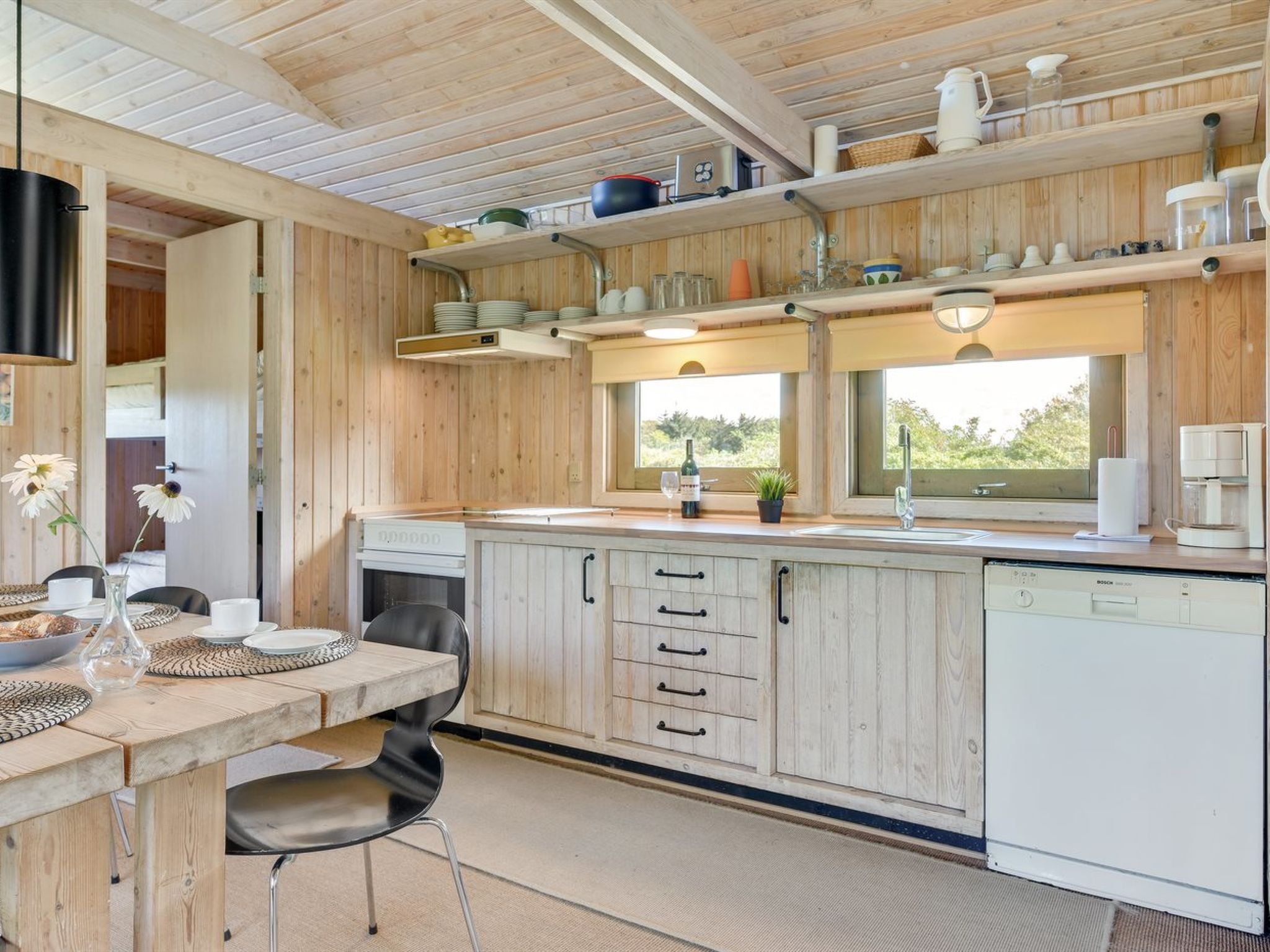 "Aiva" - 1.5km from the sea - Binnen