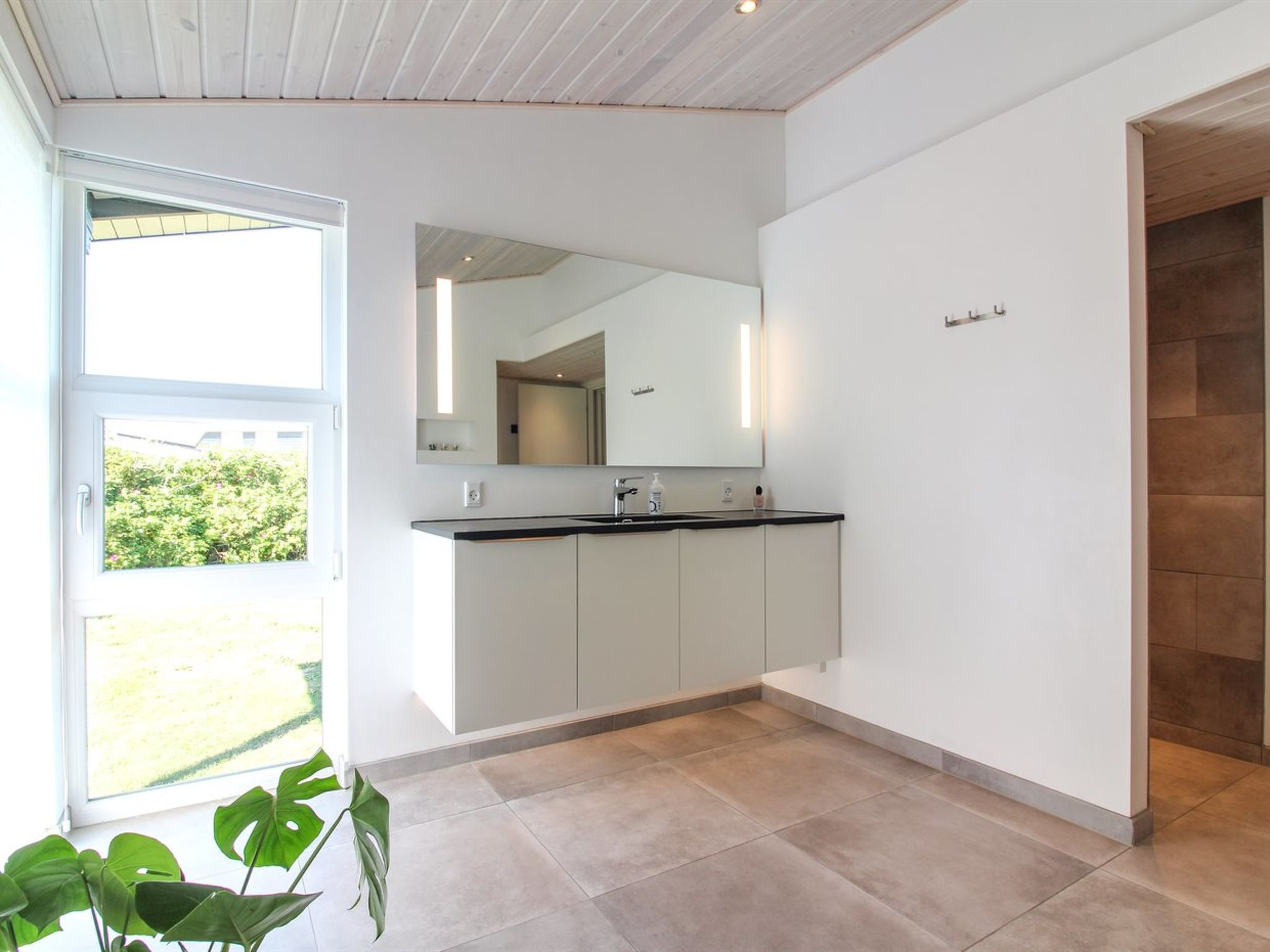 "Hroswitha" - 100m from the sea - Binnen