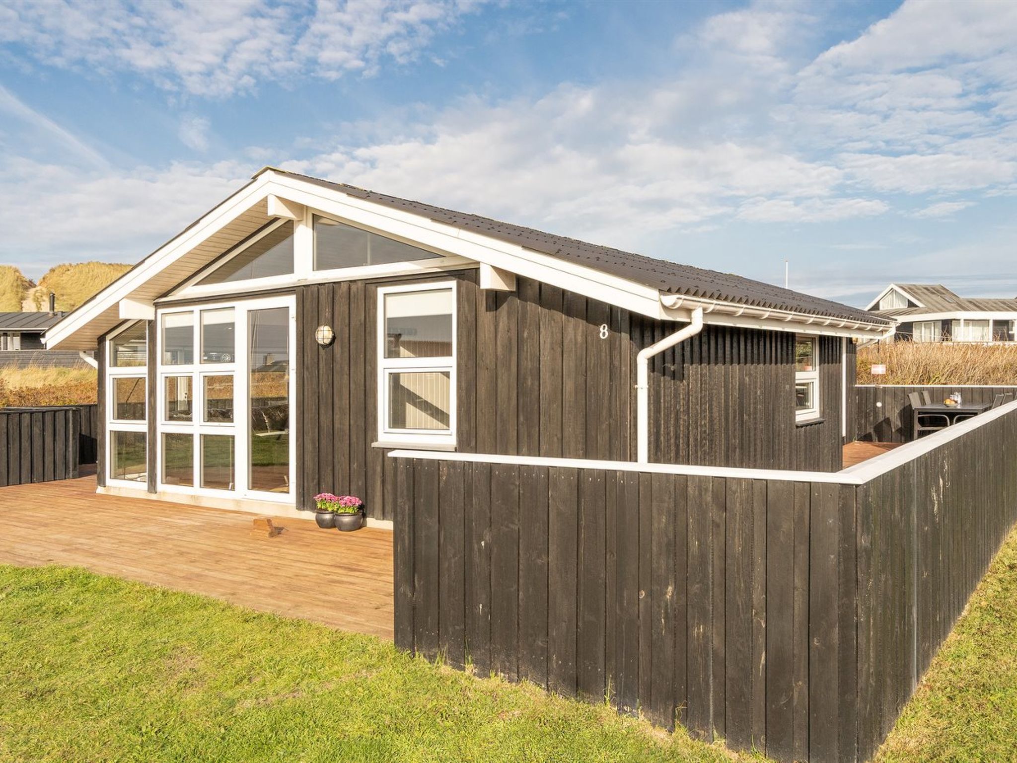 "Hroswitha" - 100m from the sea-Buiten