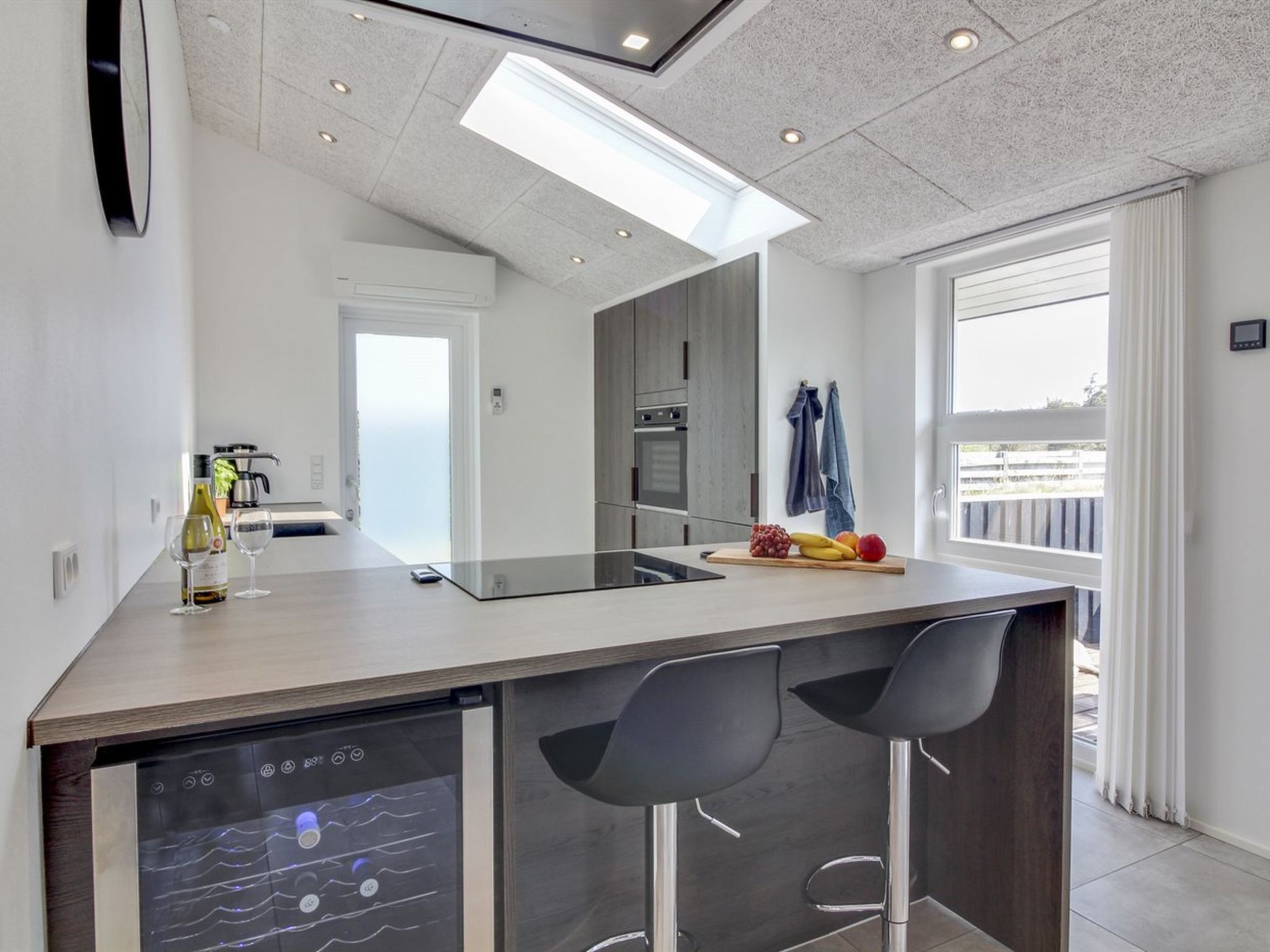 "Hroswitha" - 100m from the sea - Binnen