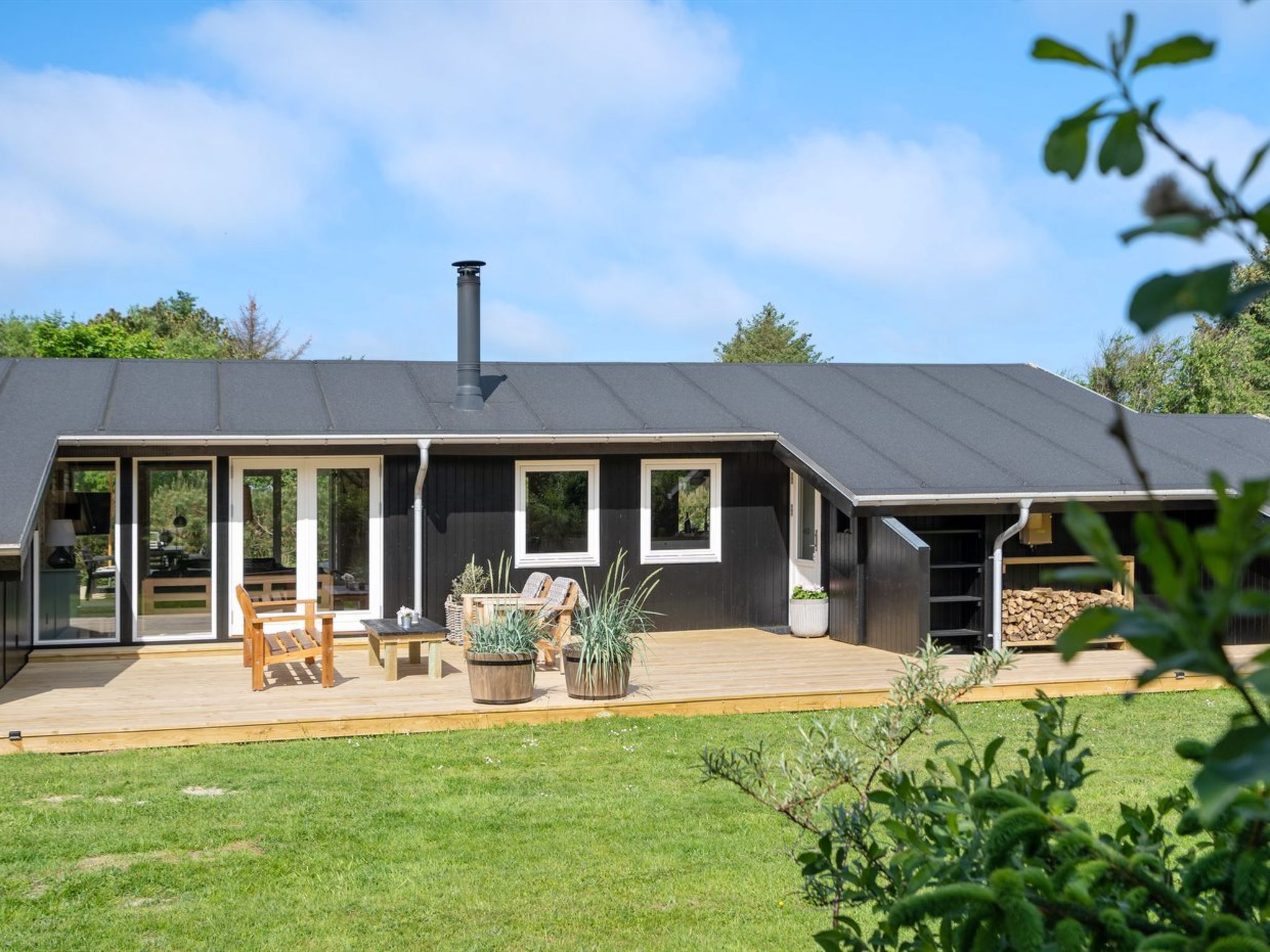 "Skogh" - 600m from the sea - Buiten