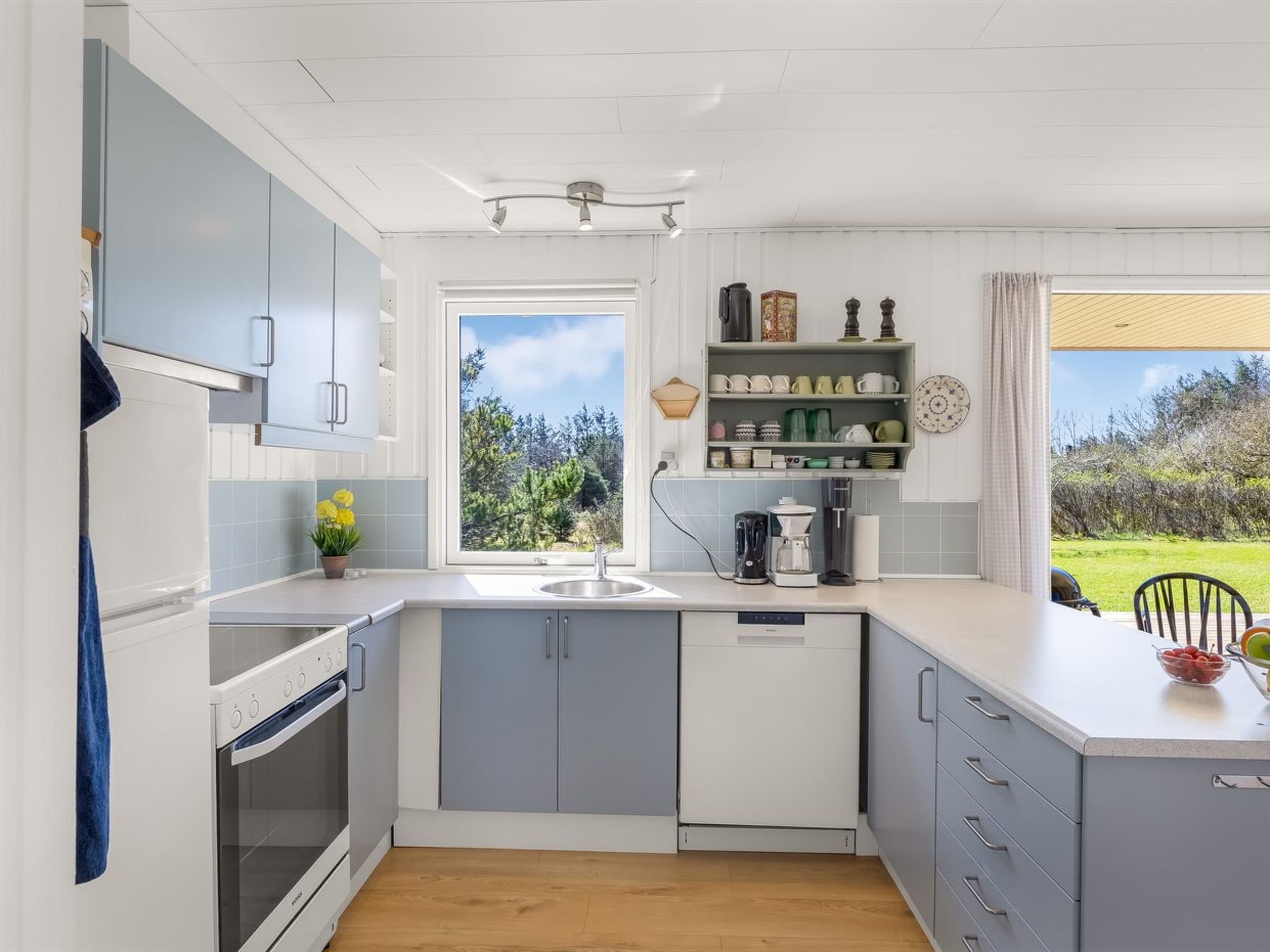 "Toti" - 500m from the sea