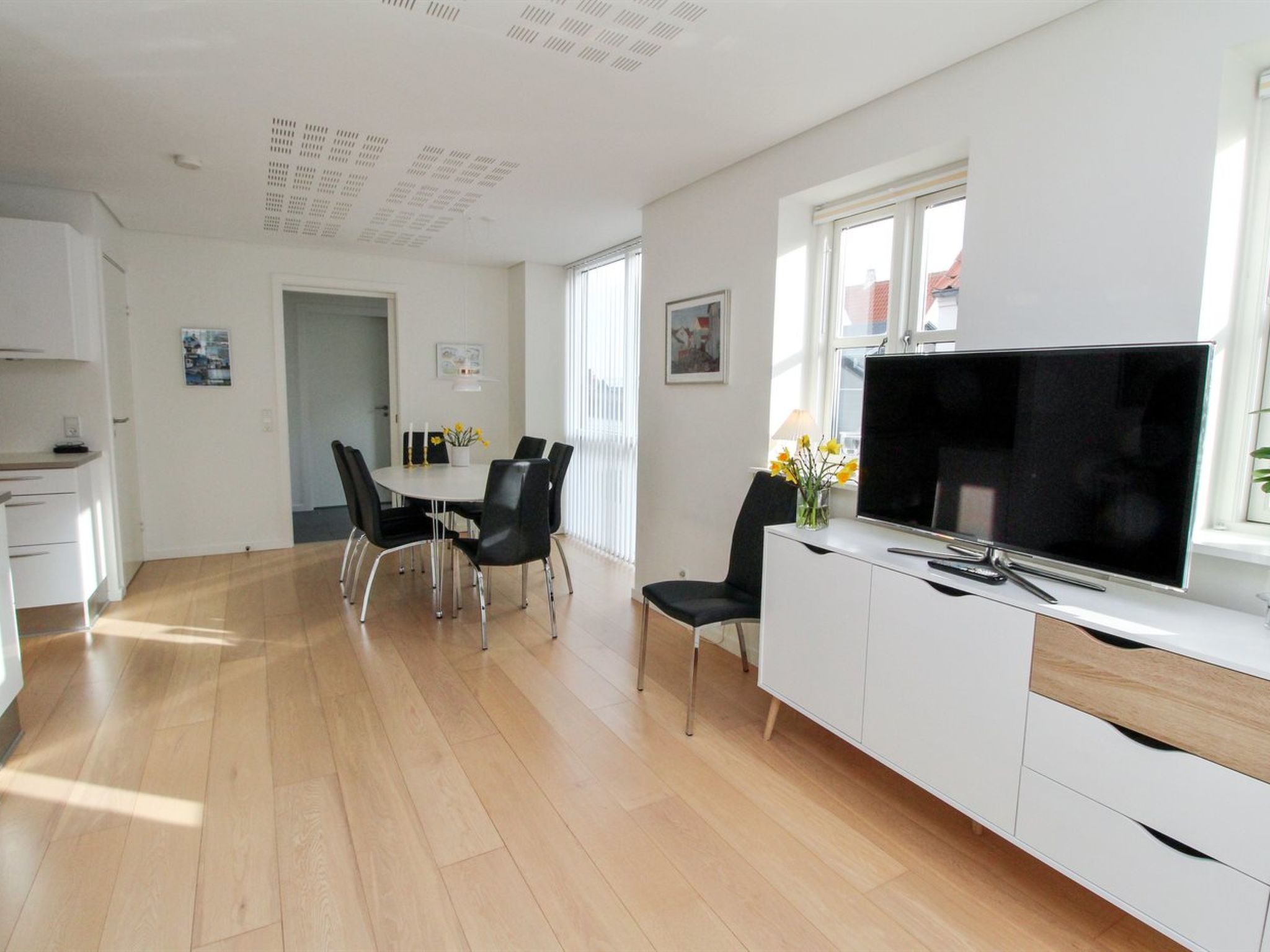 "Gisken" - 600m from the sea - Binnen