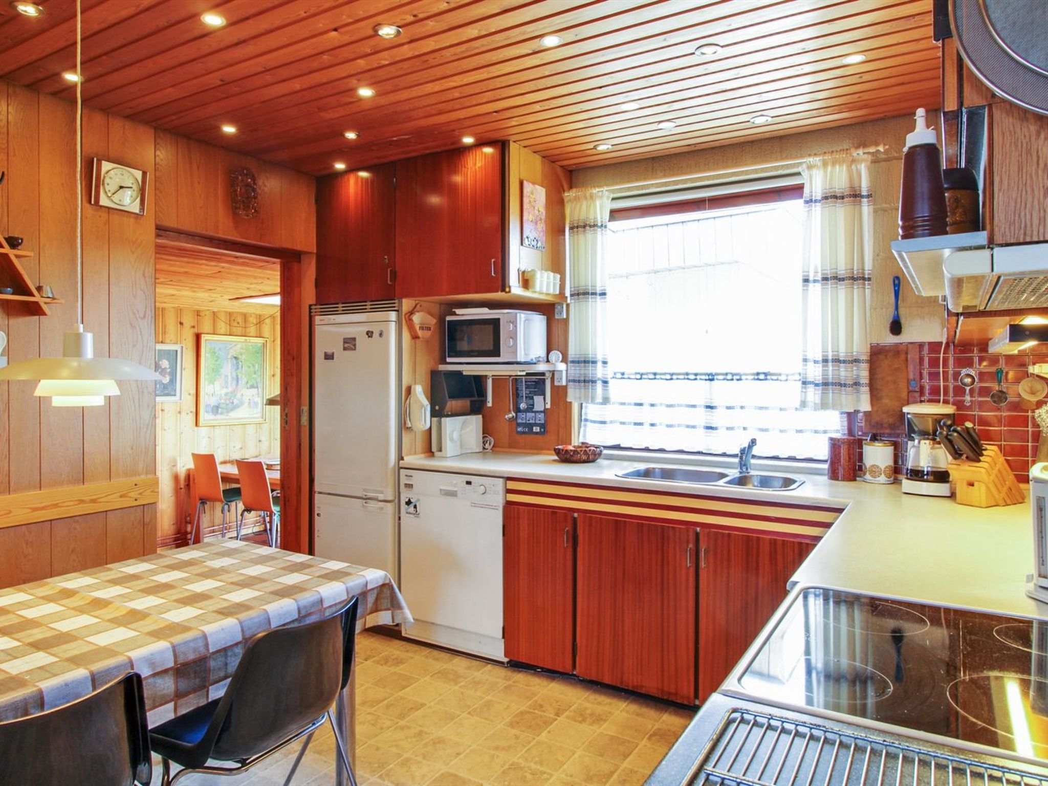 "Ehmi" - 500m from the sea - Binnen