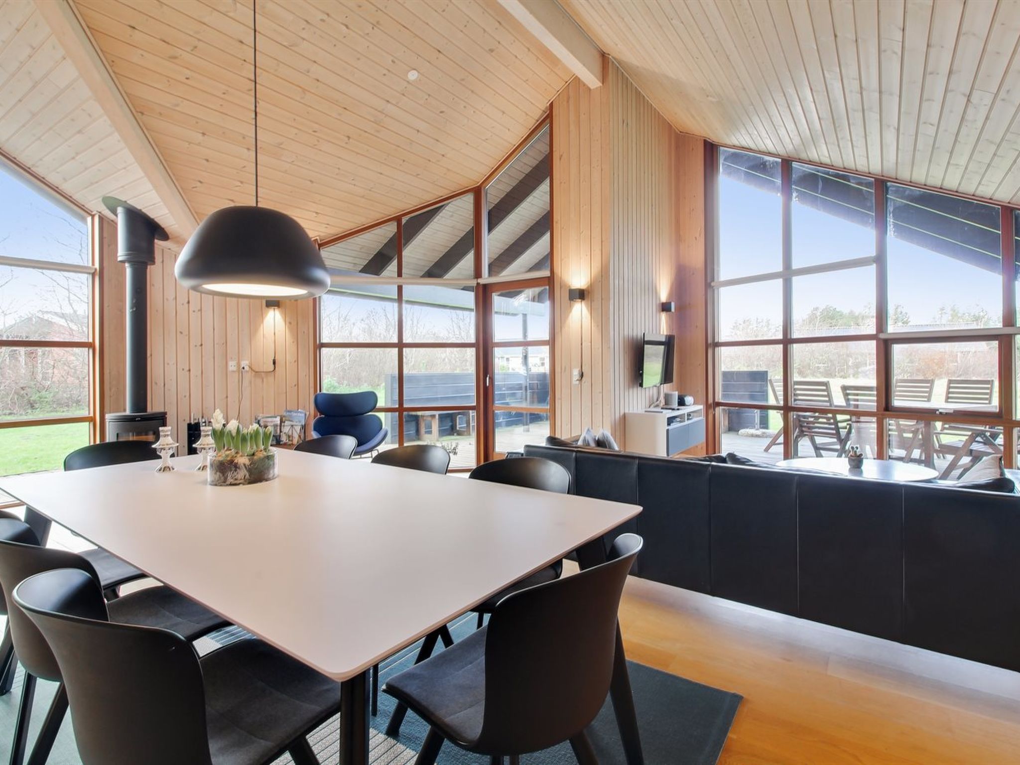 "Harri" - 850m from the sea