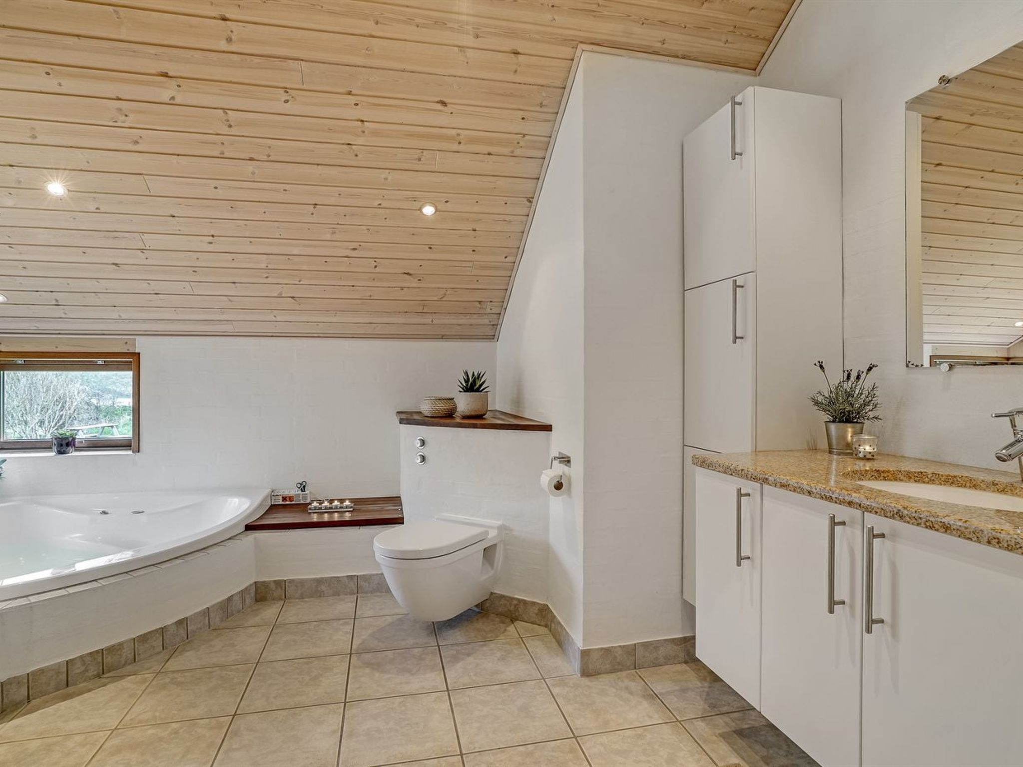 "Harri" - 850m from the sea - Drinnen