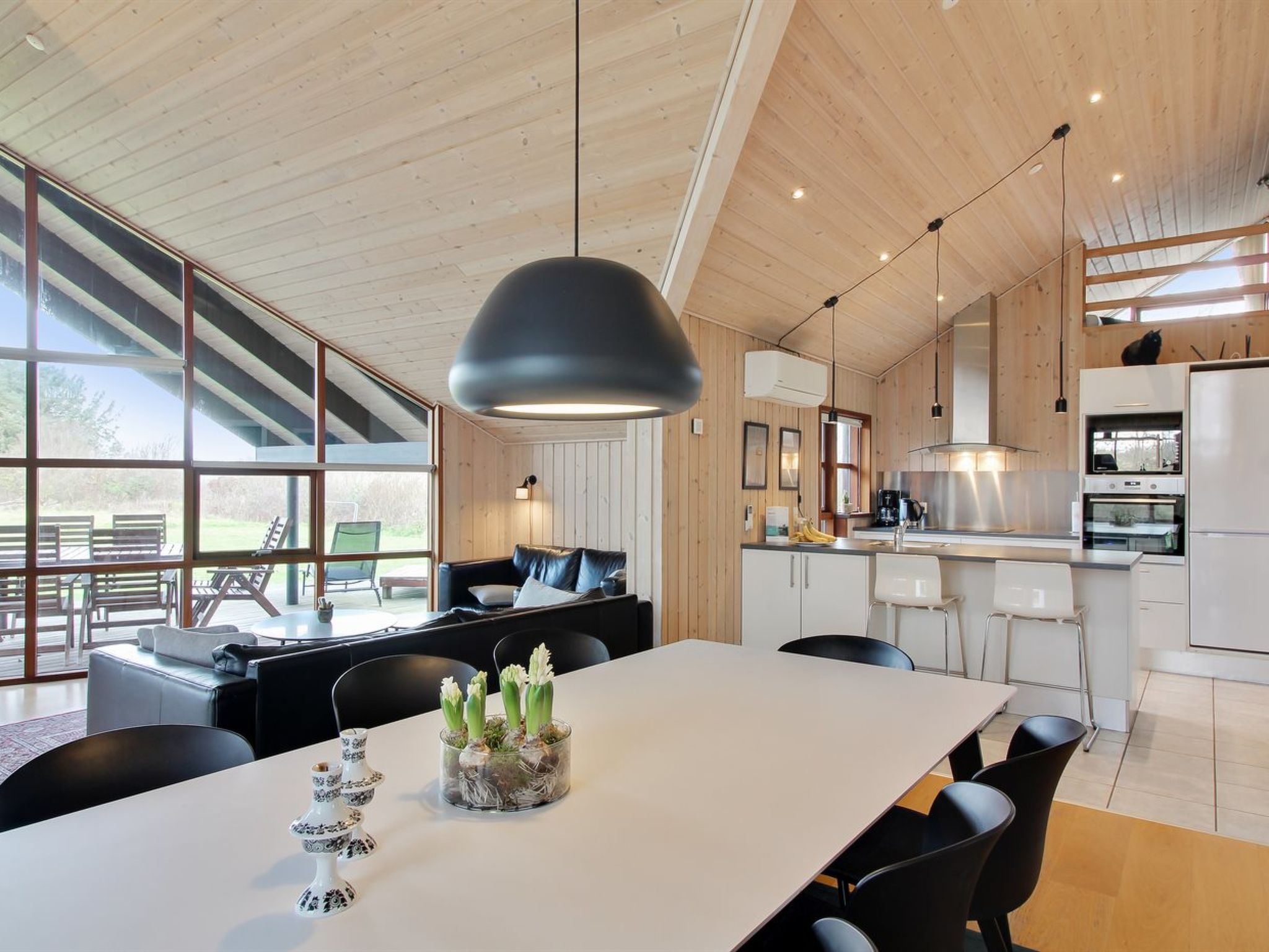 "Harri" - 850m from the sea - Drinnen