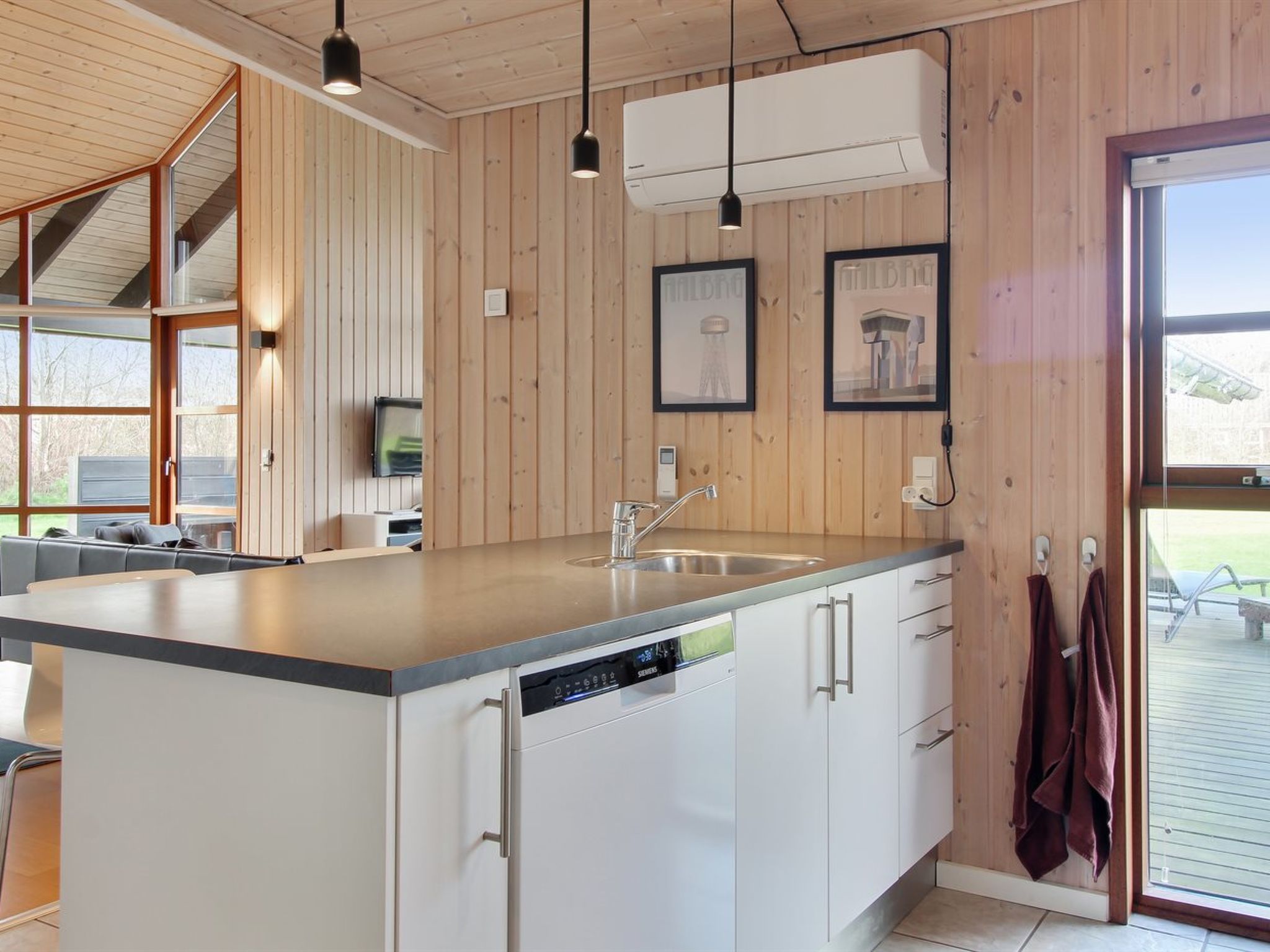 "Harri" - 850m from the sea - Drinnen
