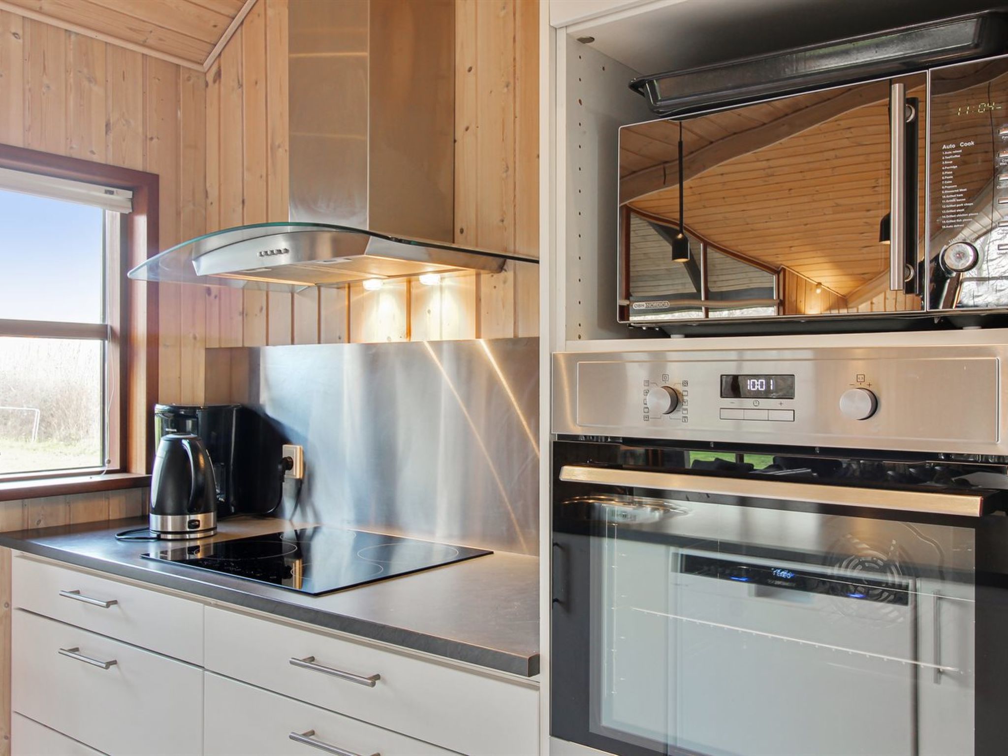 "Harri" - 850m from the sea - Drinnen