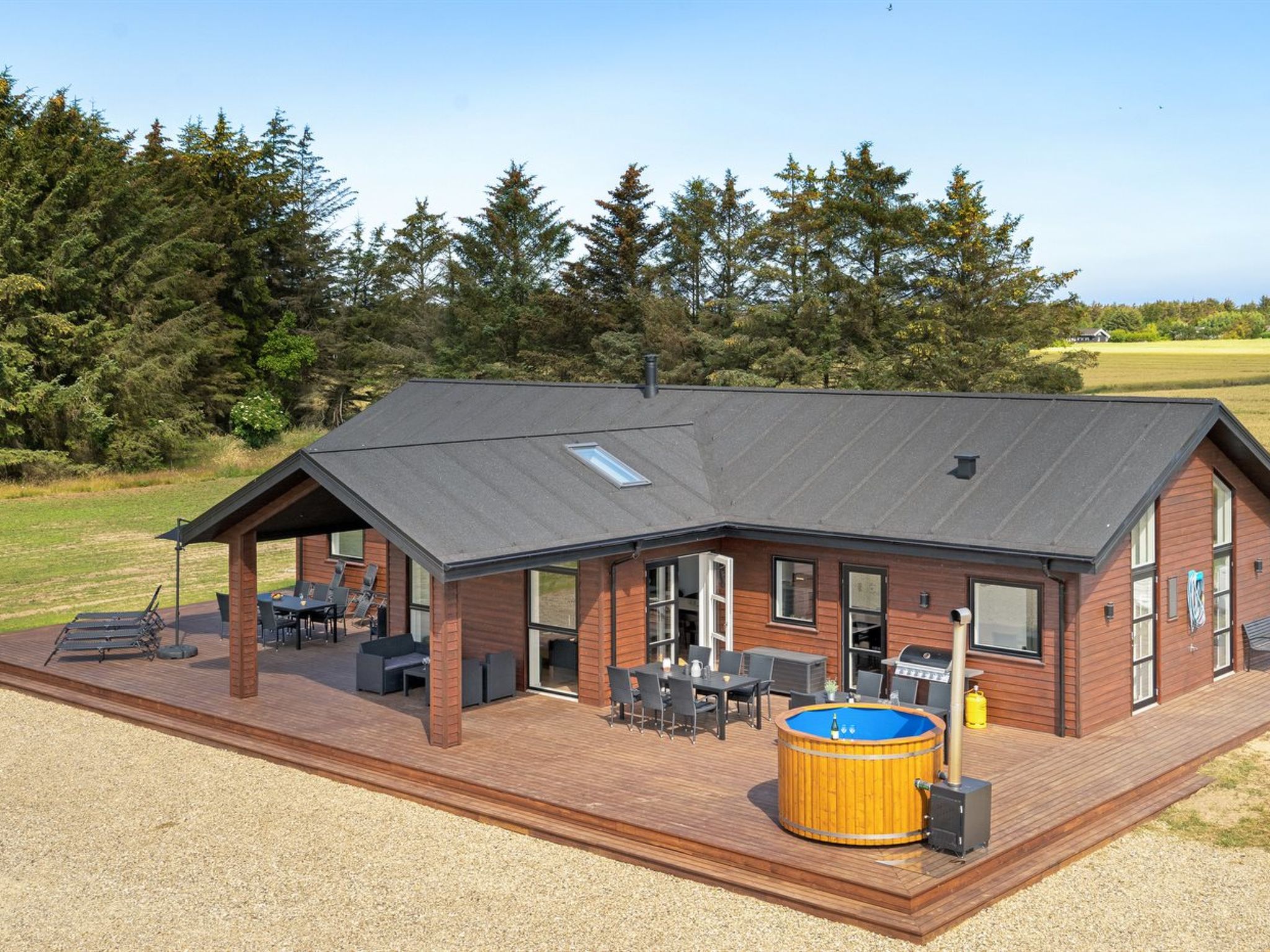 "Moreen" - 1.5km from the sea