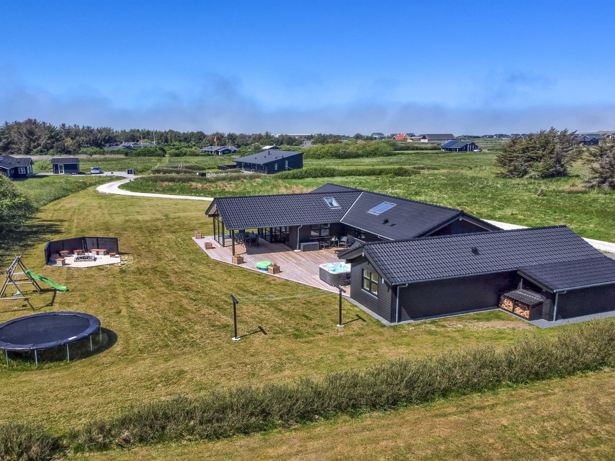"Amitola" - 700m from the sea - Outside