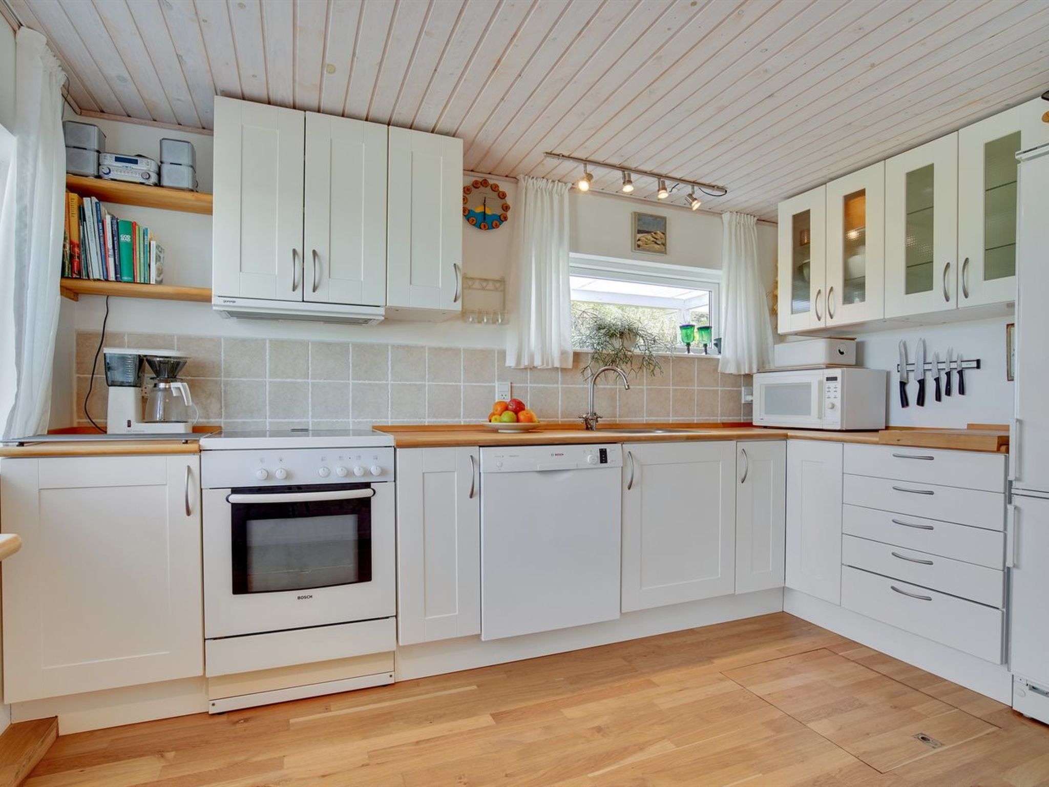 "Ecaterina" - 100m from the sea - Binnen
