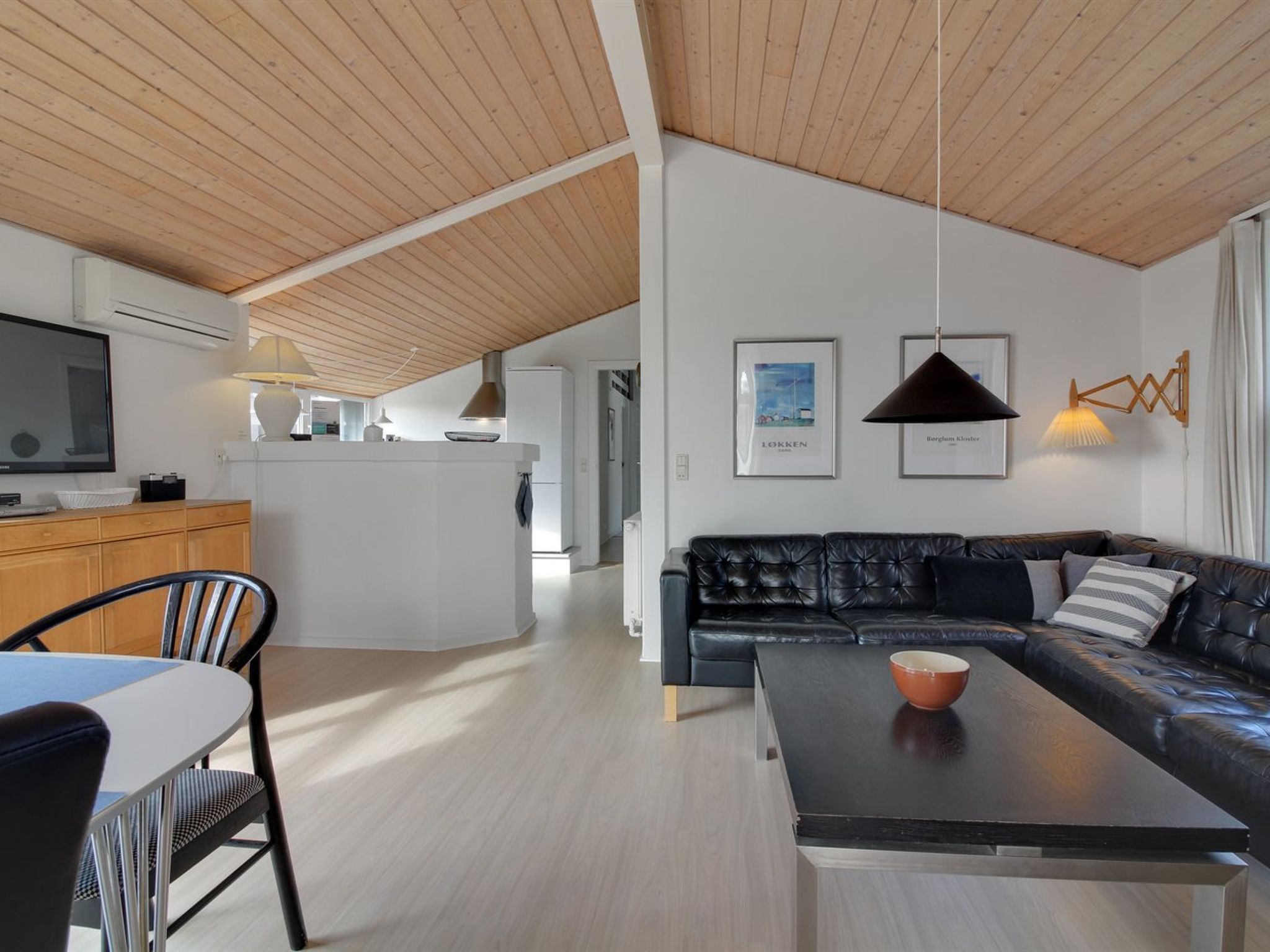 "Marlie" - 600m from the sea-Binnen