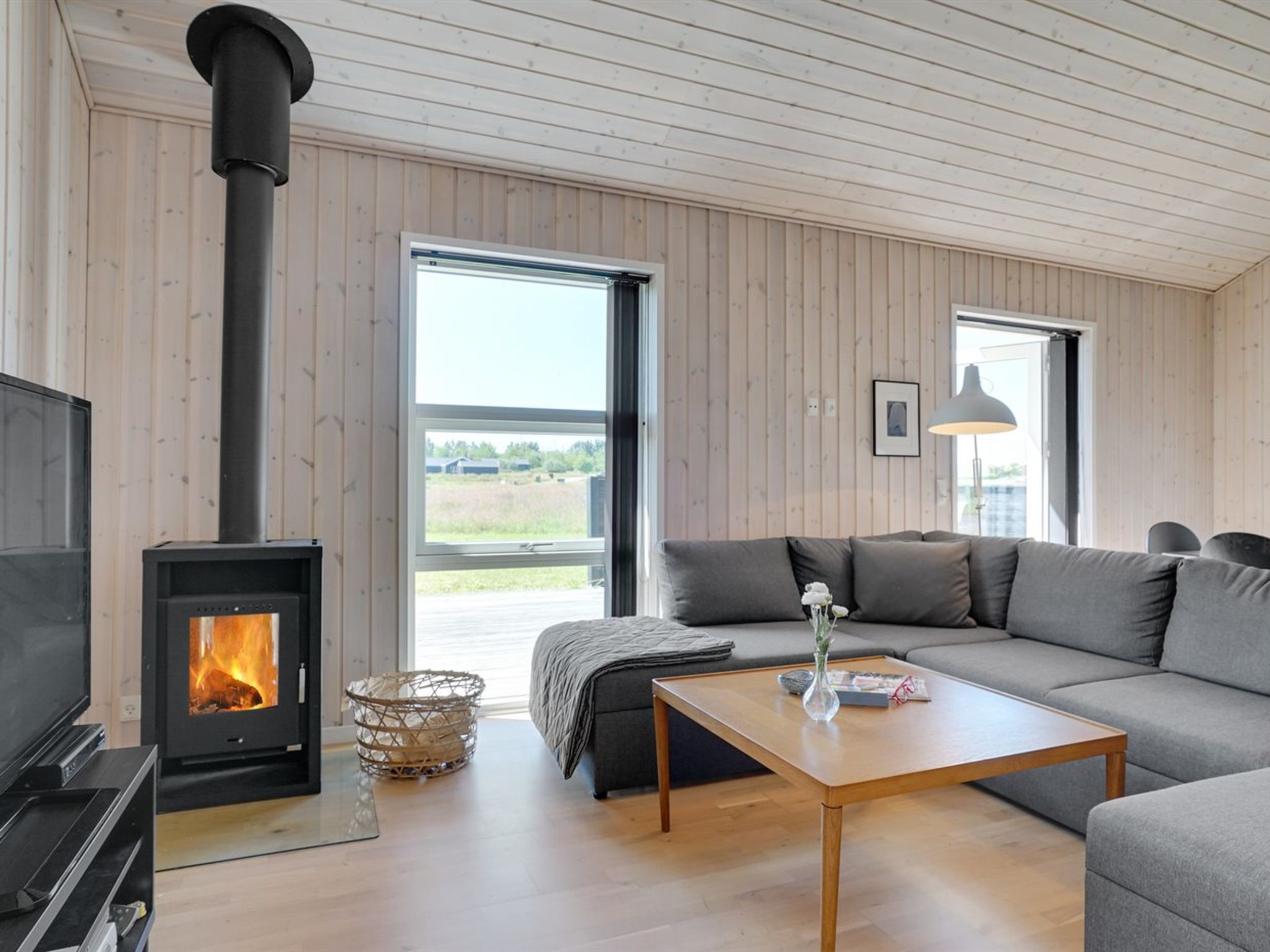 "Elenore" - 900m from the sea-Binnen