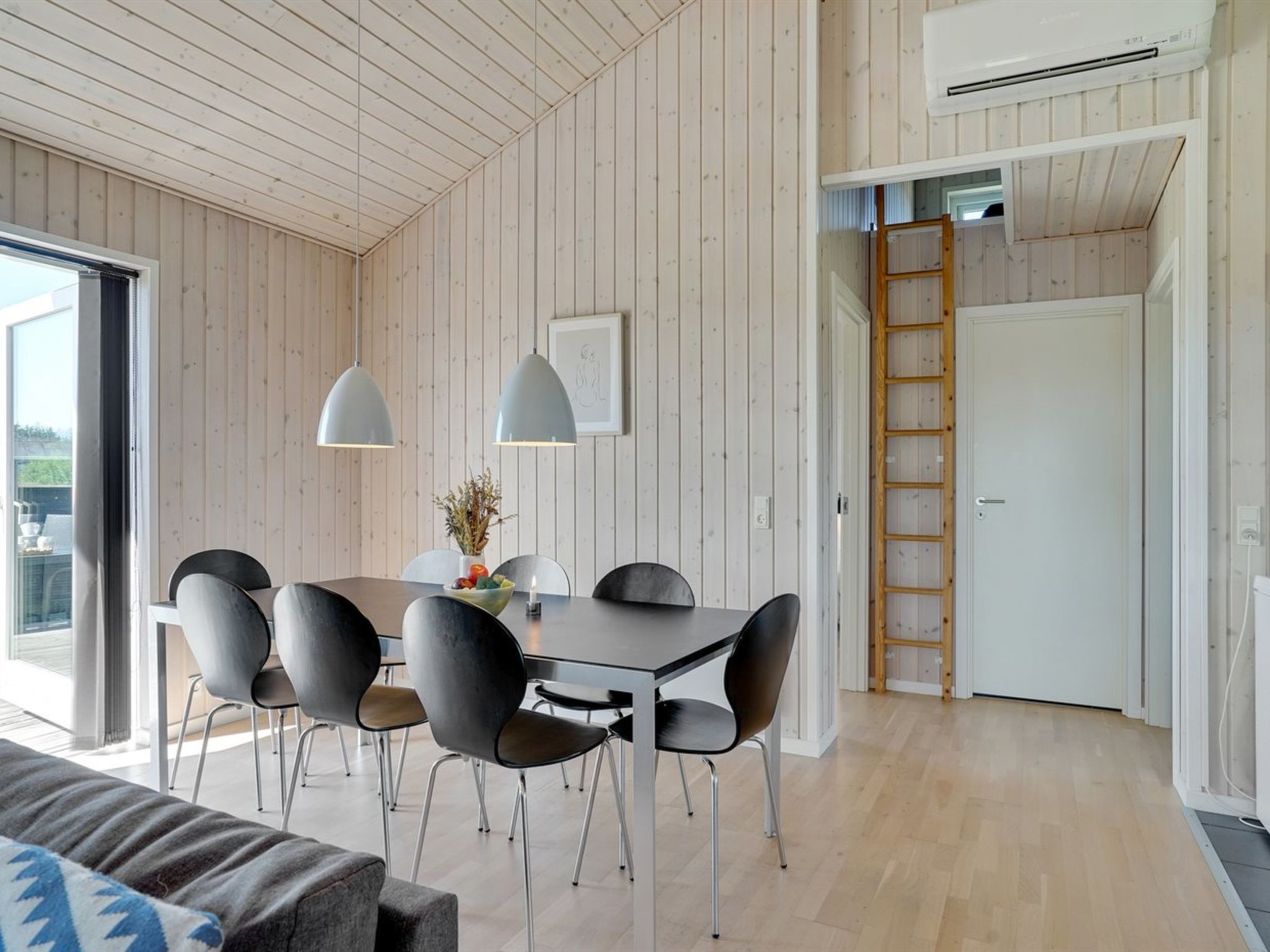 "Elenore" - 900m from the sea-Binnen