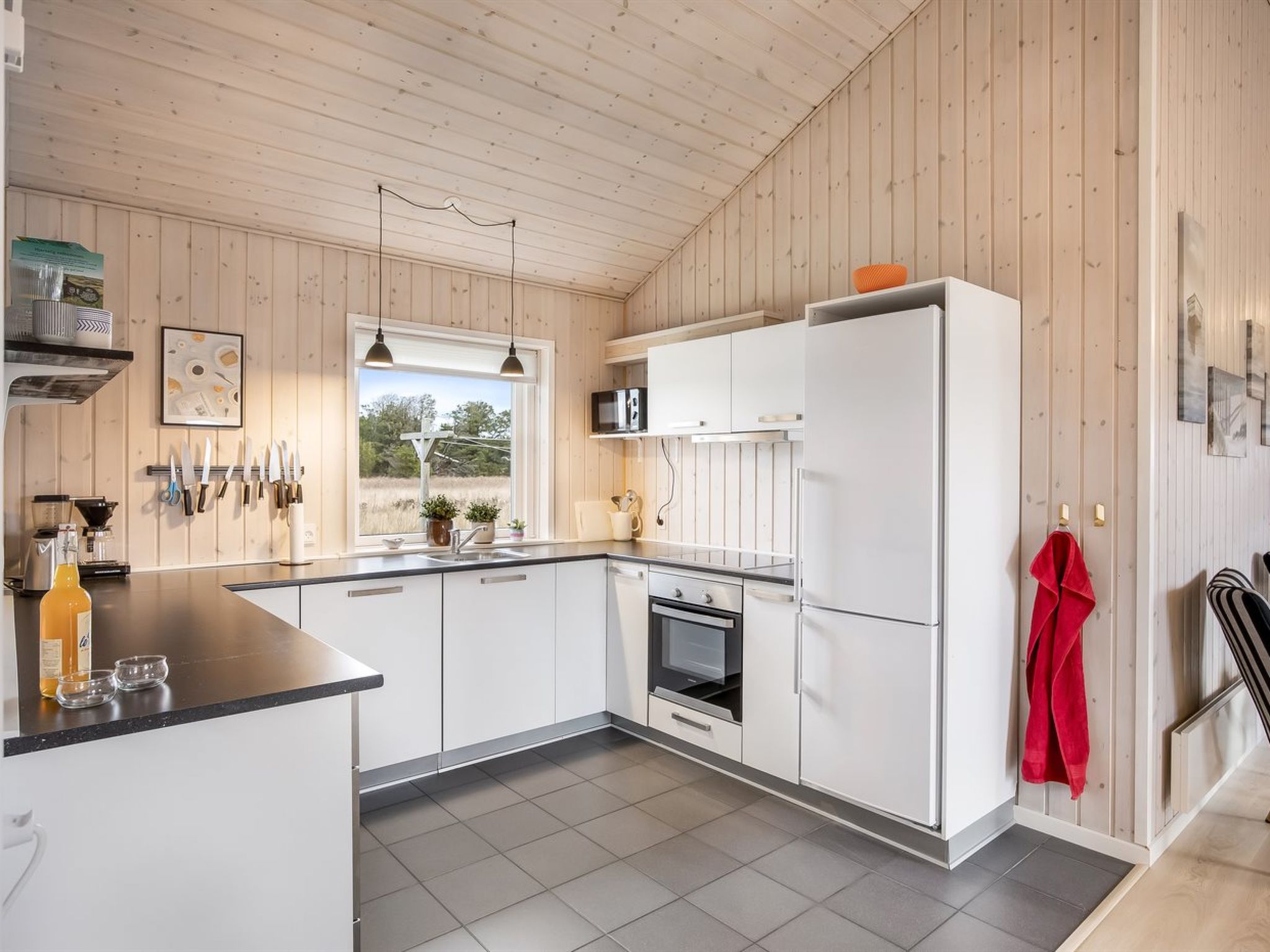 "Elenore" - 900m from the sea-Binnen