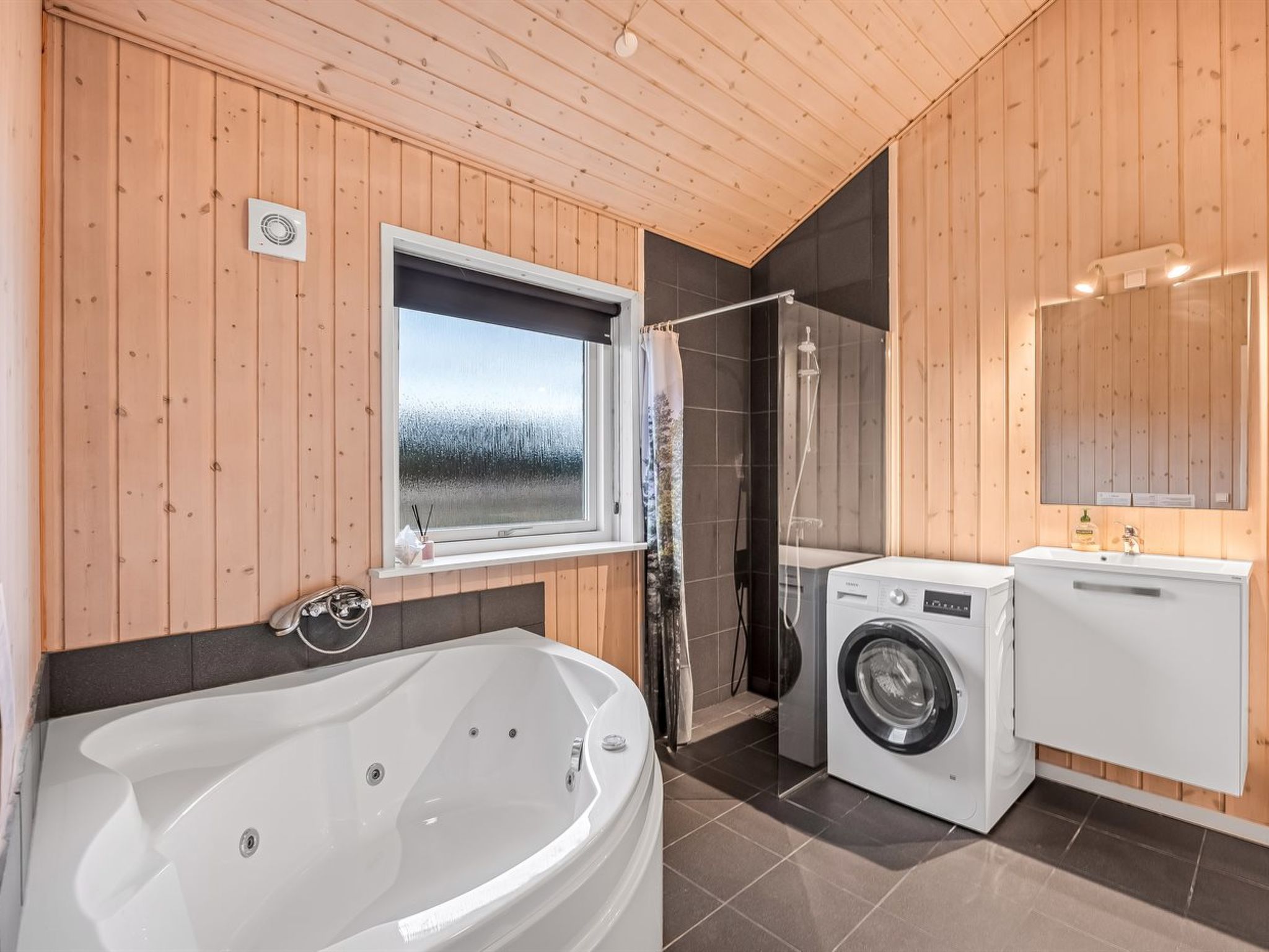 "Elenore" - 900m from the sea-Binnen