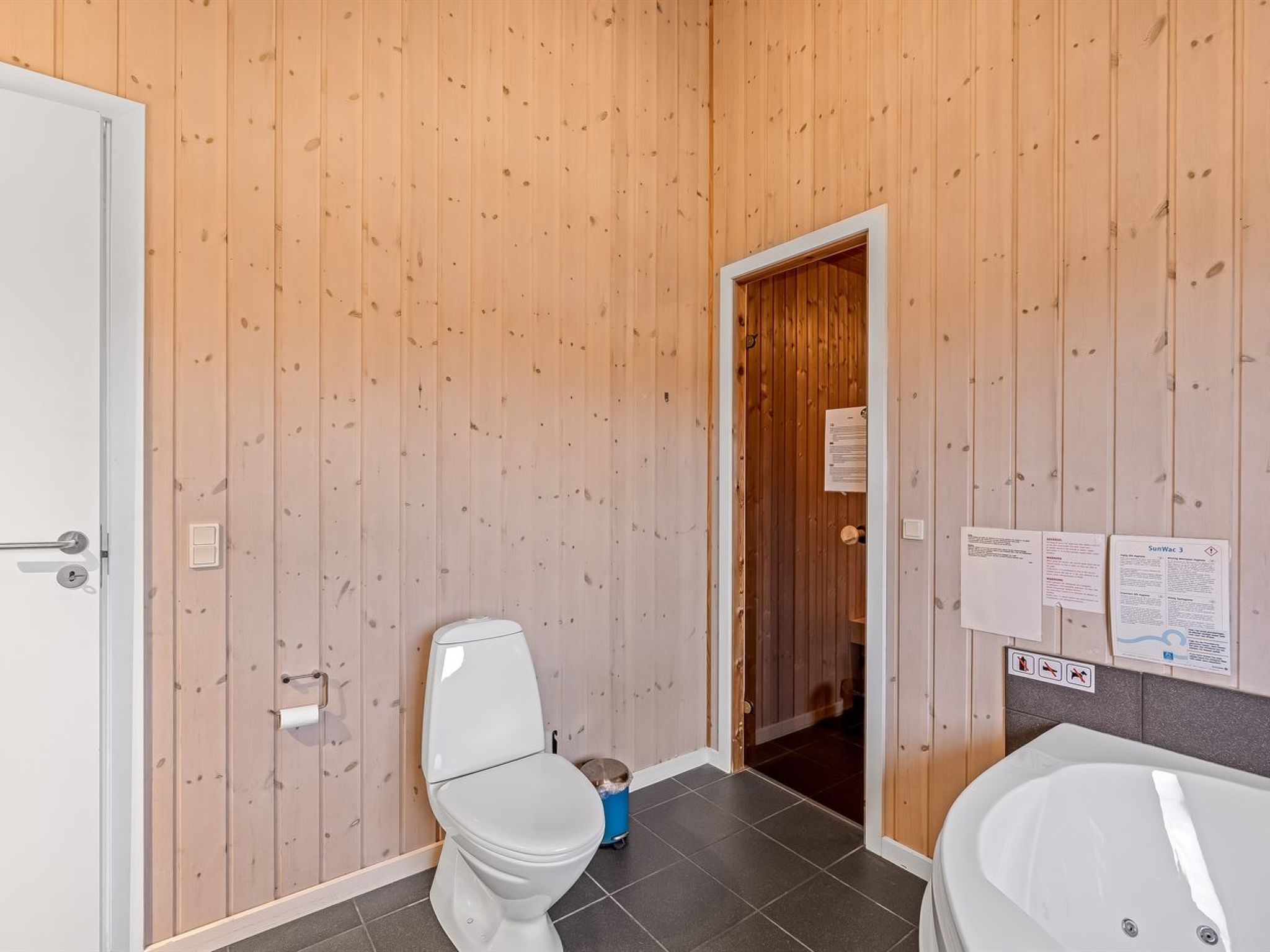 "Elenore" - 900m from the sea-Binnen