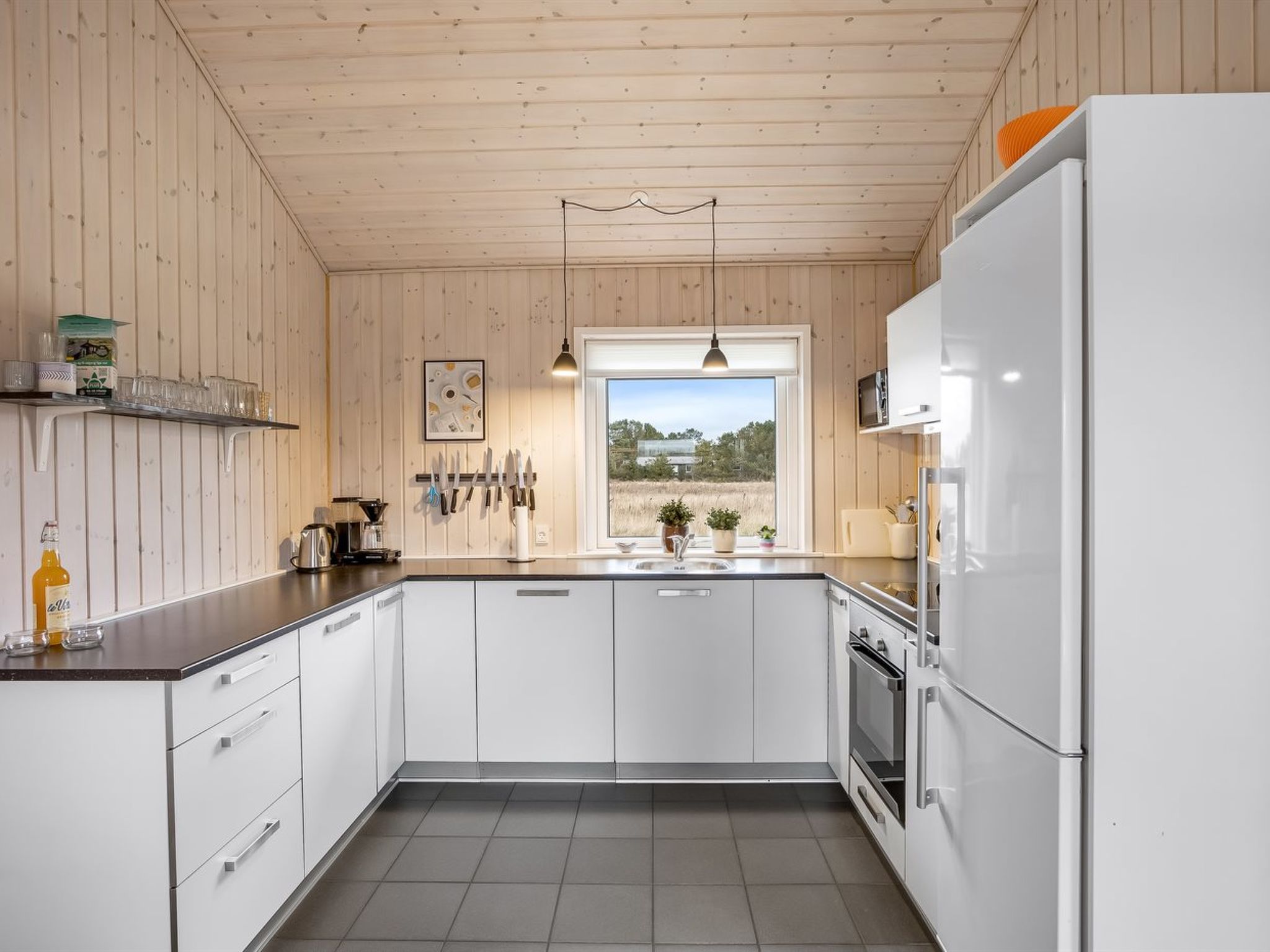 "Elenore" - 900m from the sea - Binnen