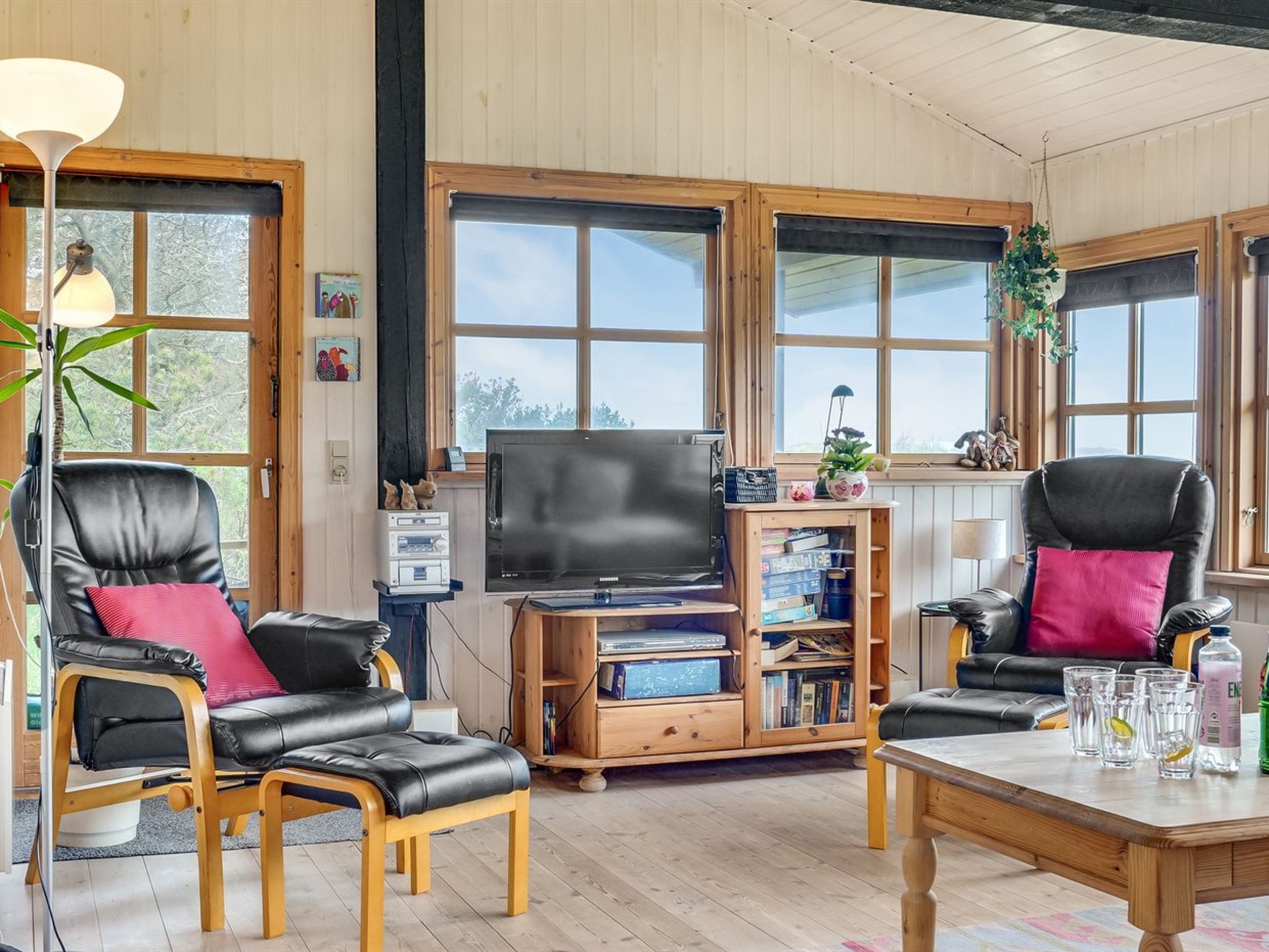 "Marite" - 200m from the sea-Binnen