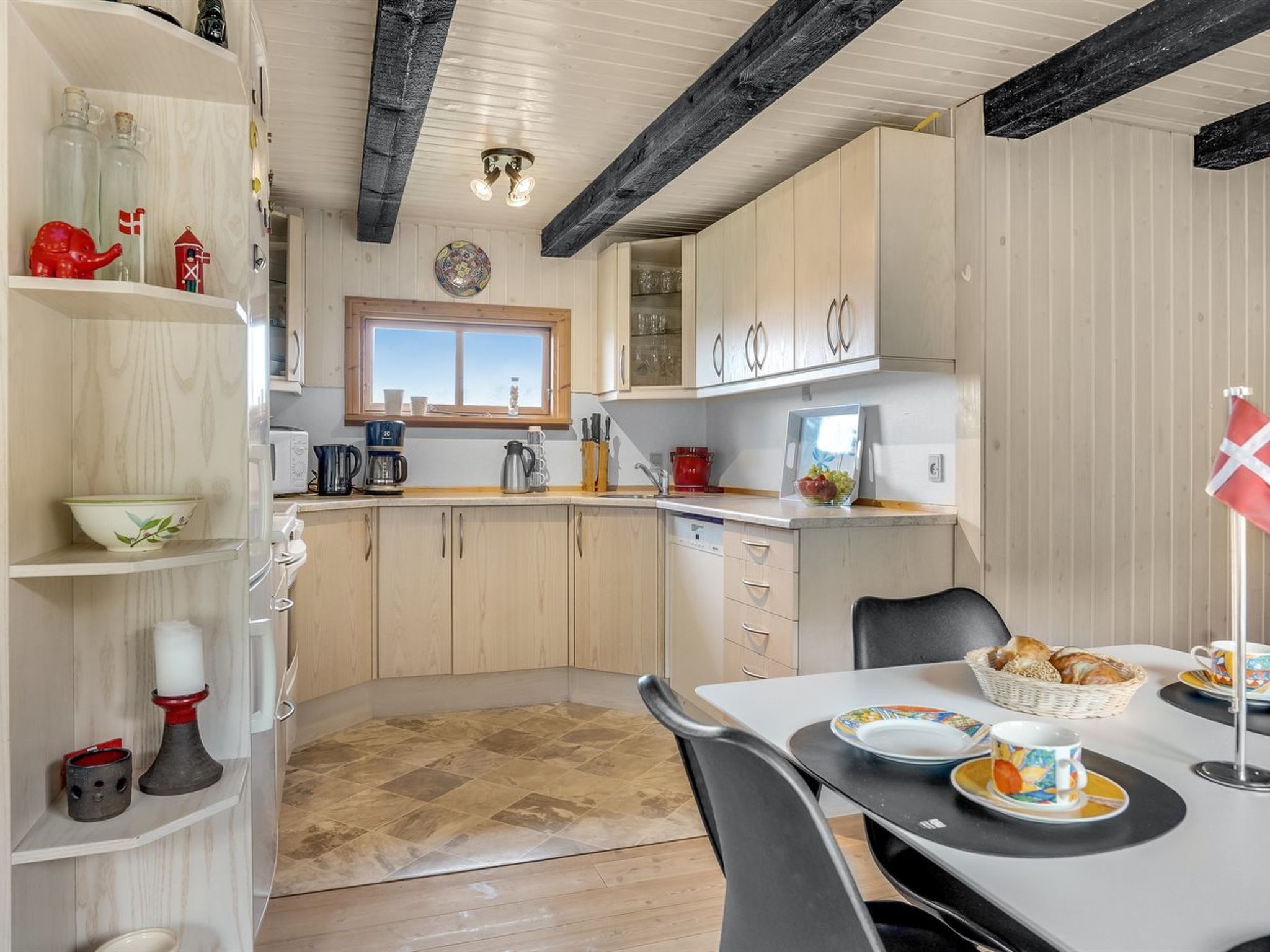 "Marite" - 200m from the sea-Binnen